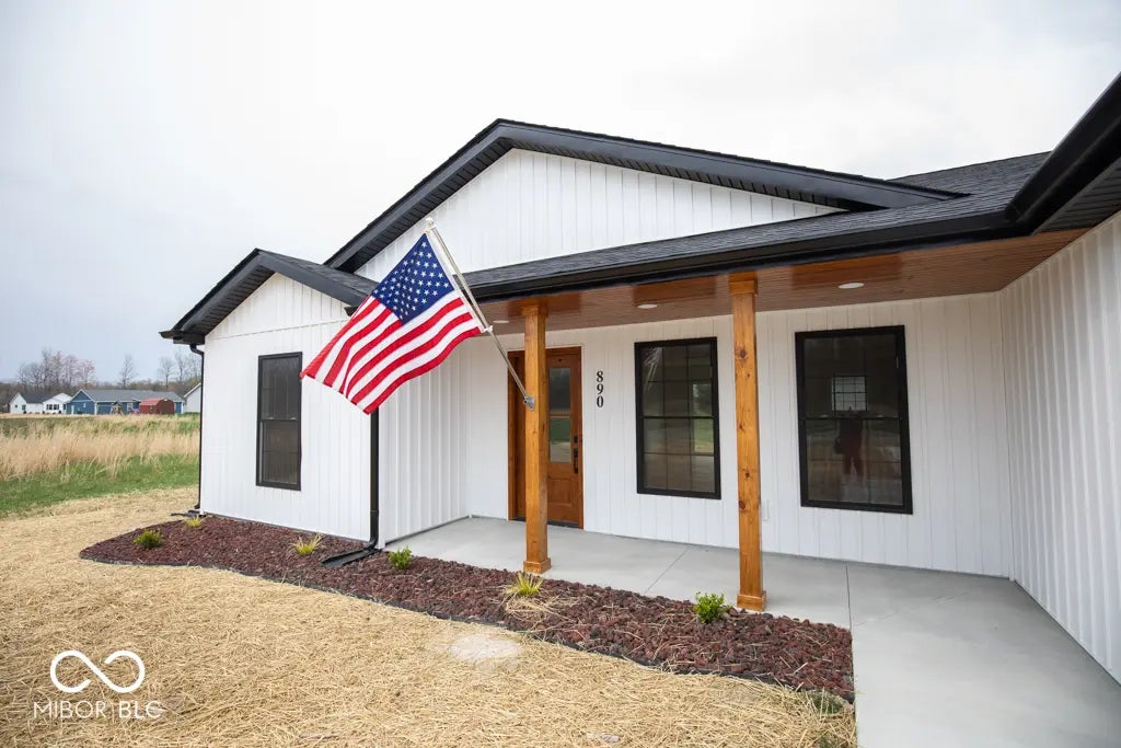 890 Henry Street, North Vernon