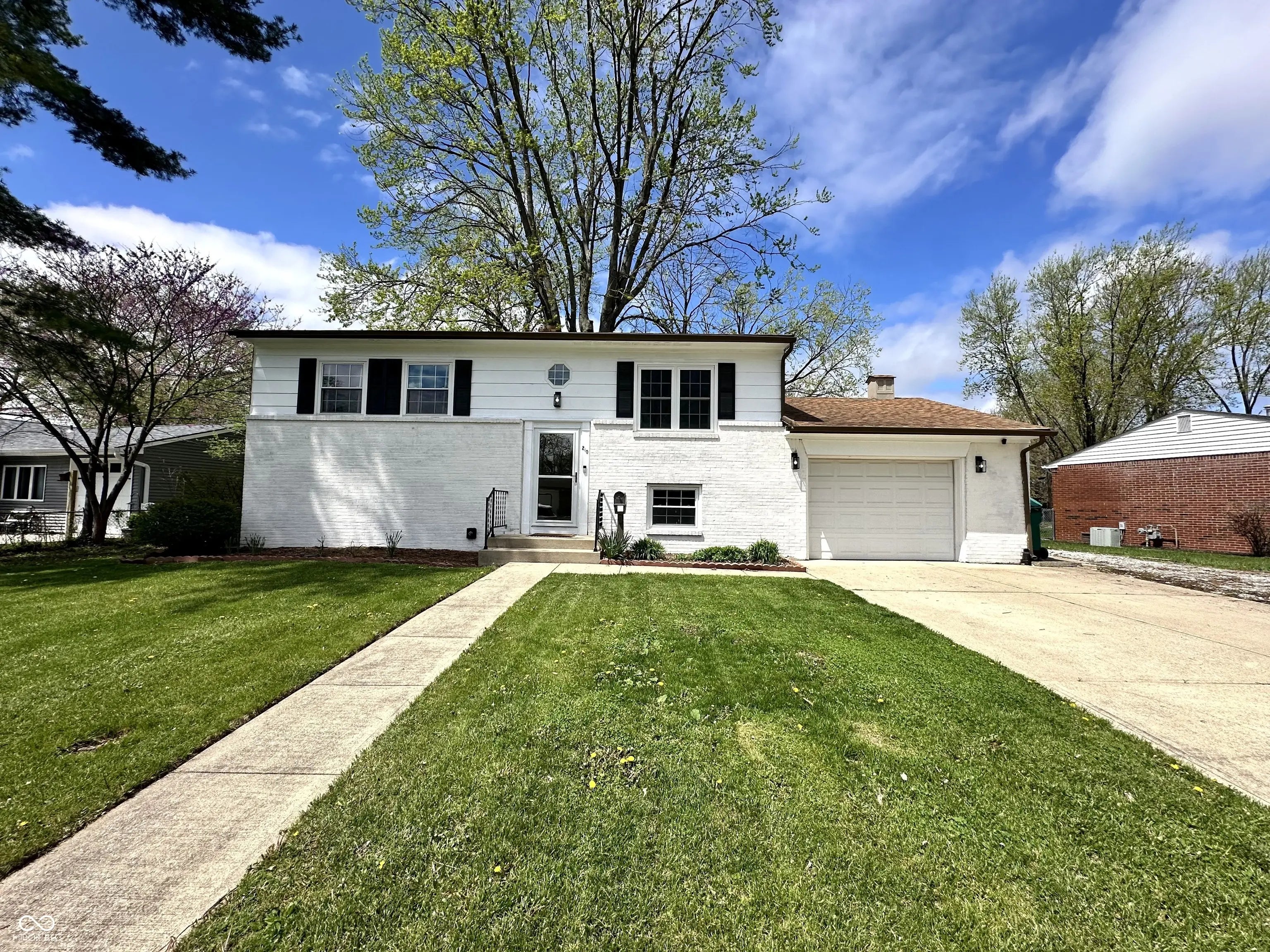 Photo of 210 Prairie Parkway Brownsburg, IN 46112