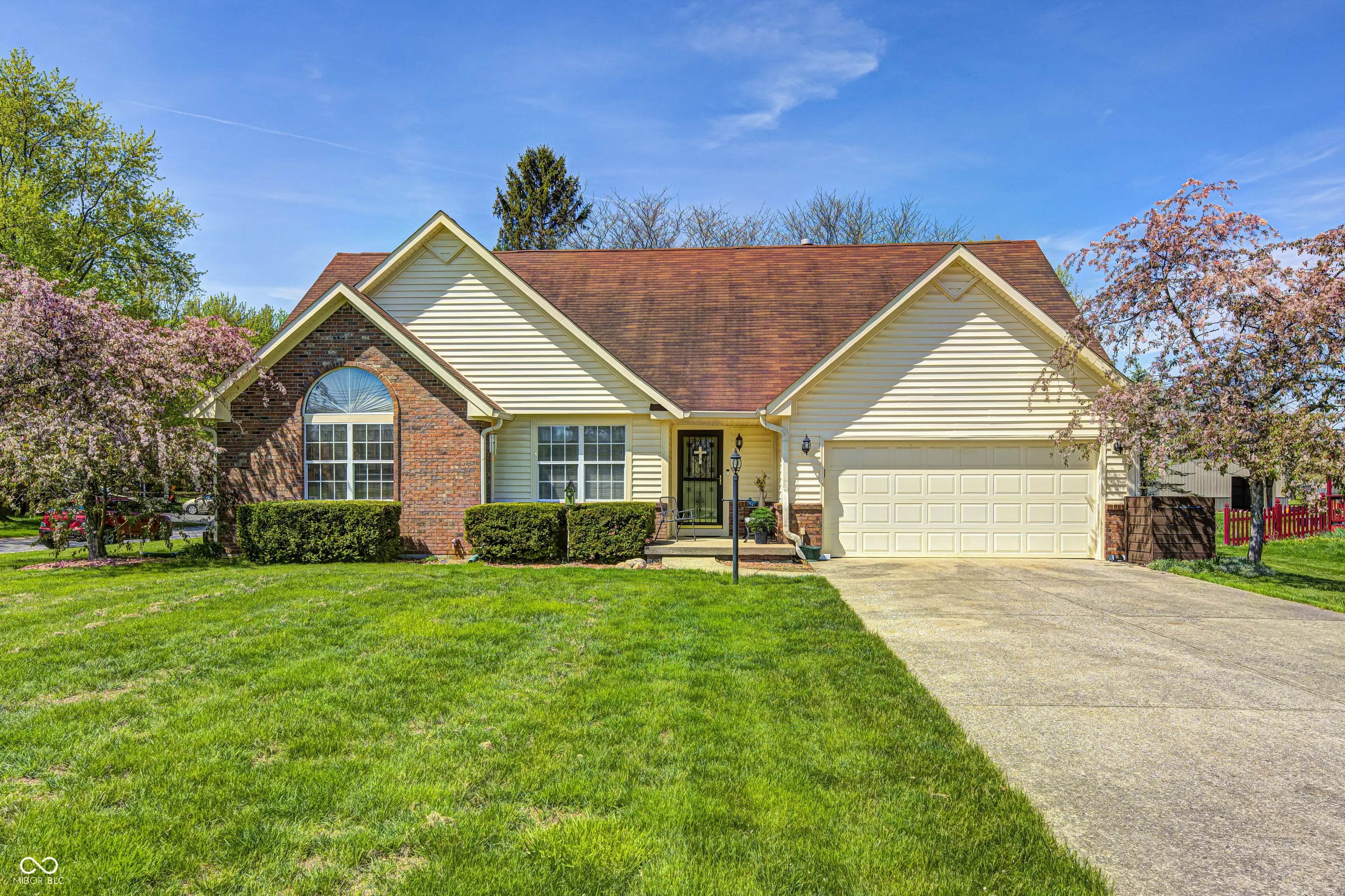 7114 Hickory Road, Indianapolis
