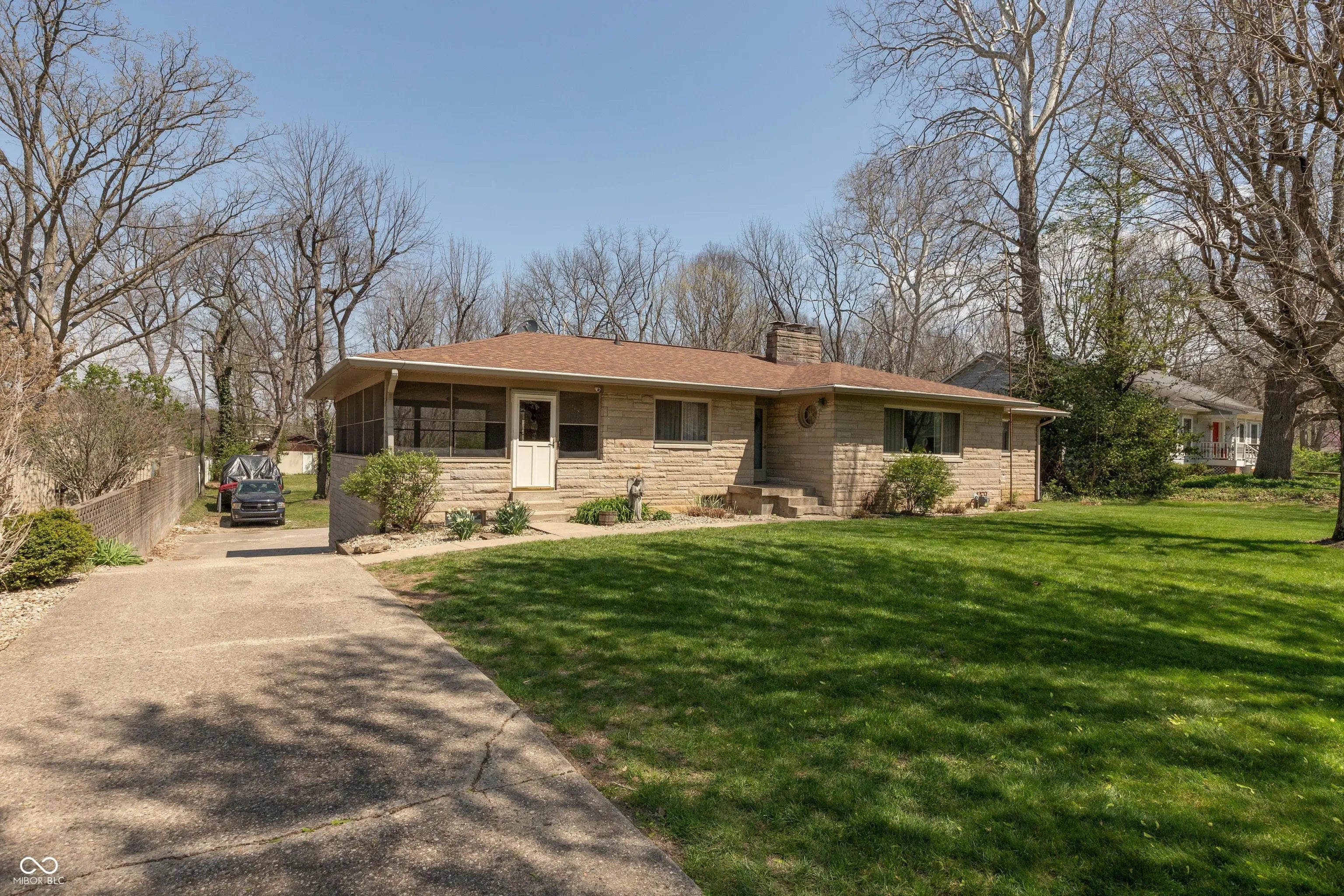 Photo of 614 Debra Lane Indianapolis, IN 46217