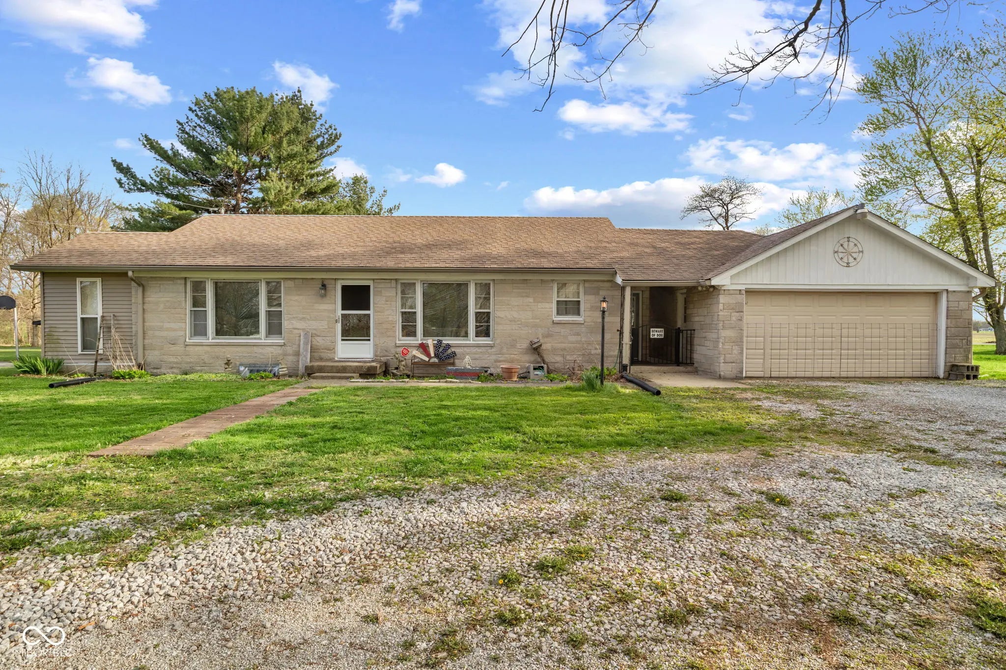 1247 E State Road 44, Rushville