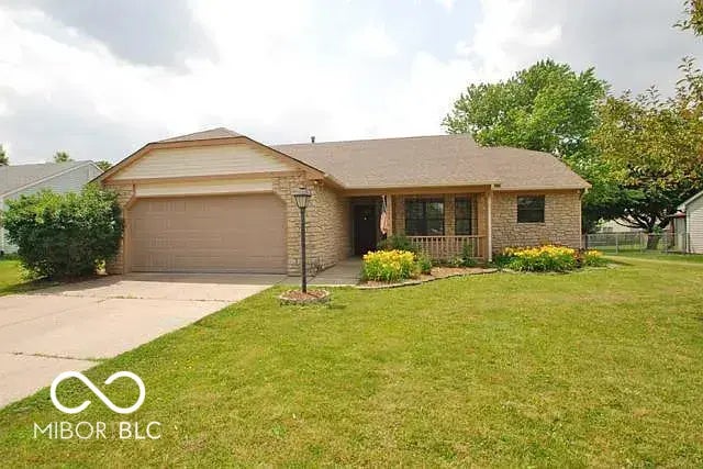 7450 Cobblestone W Drive, Indianapolis