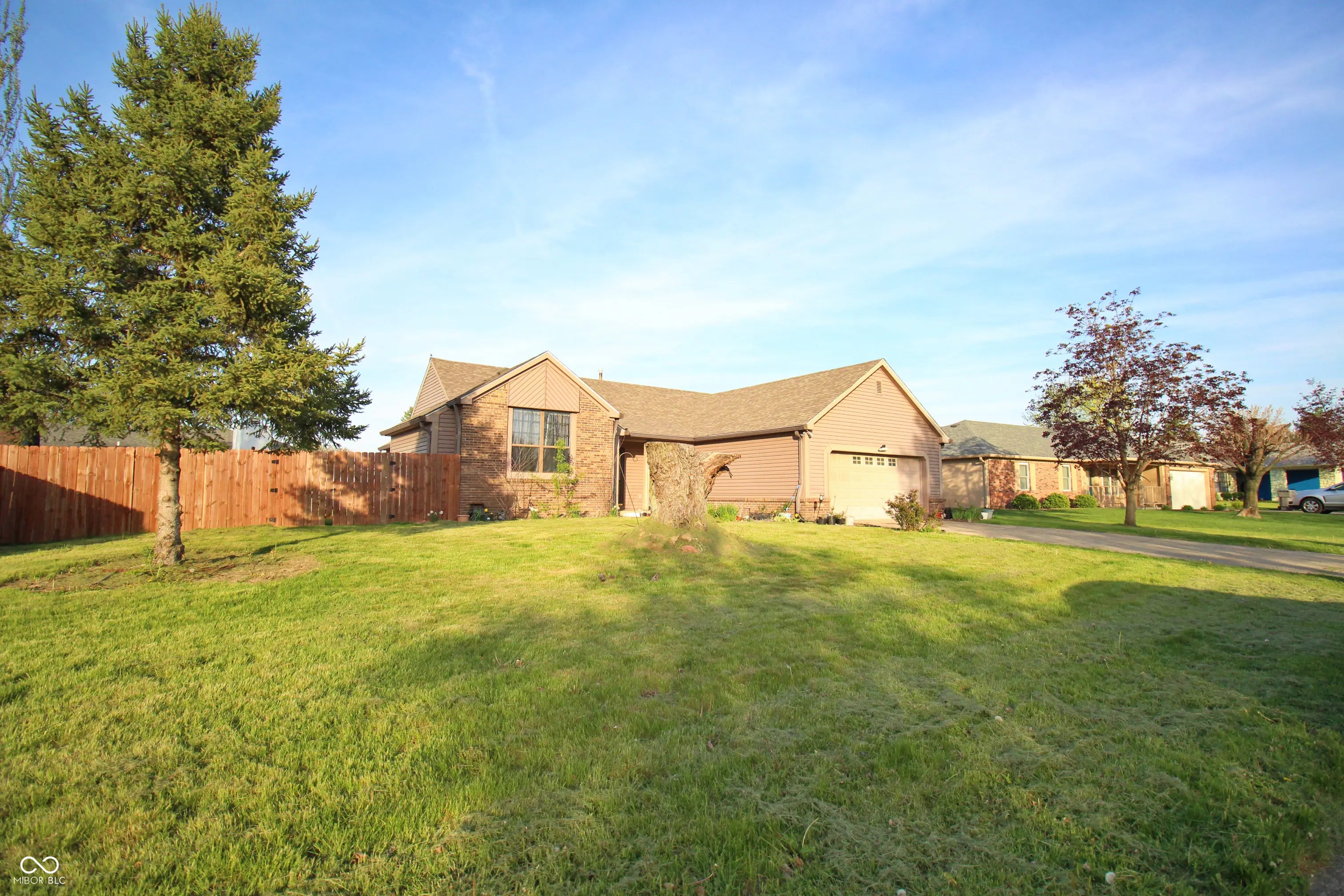 8911 Country Walk Court, Indianapolis