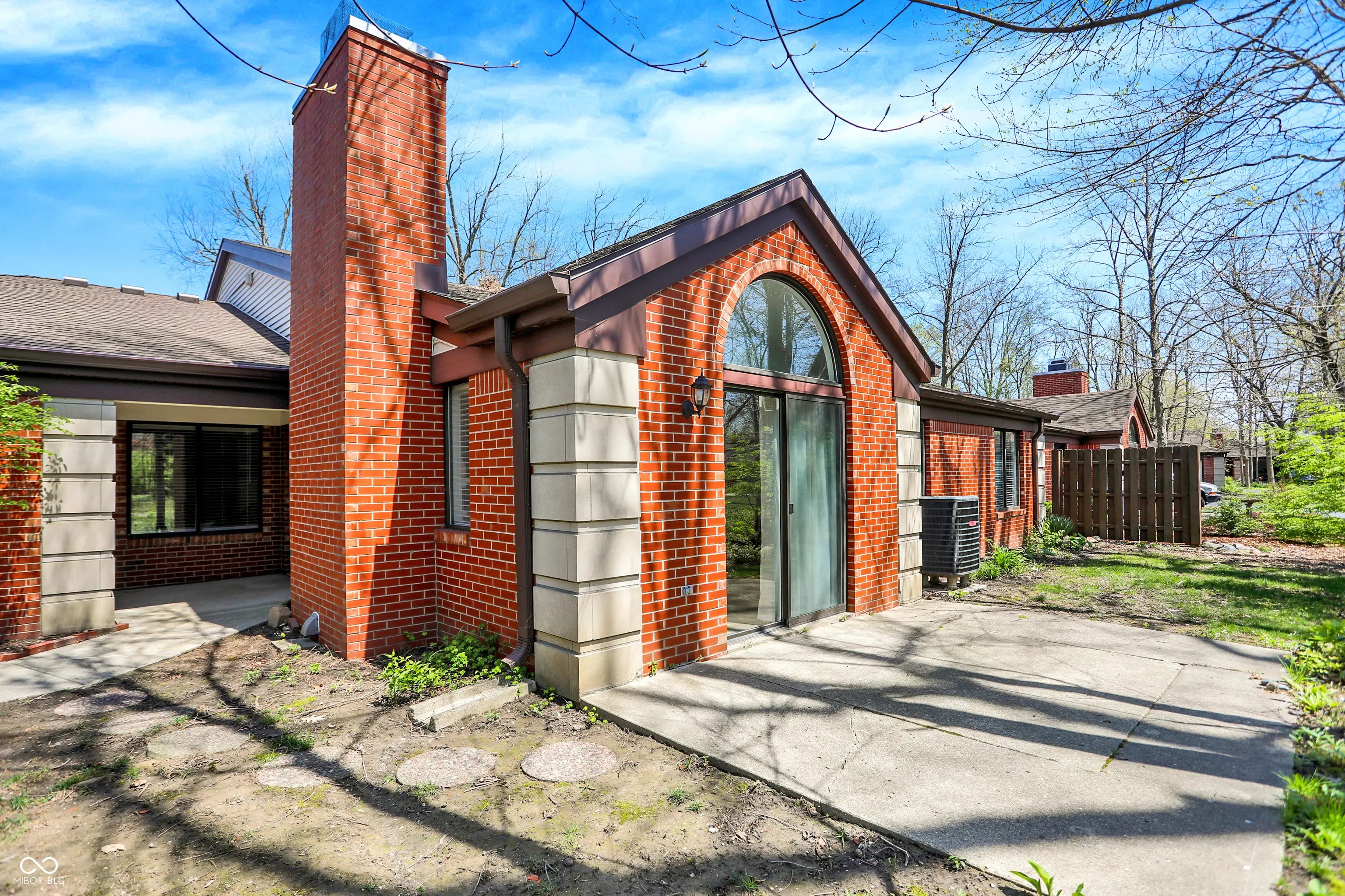 9309 Golden Woods Drive, Indianapolis