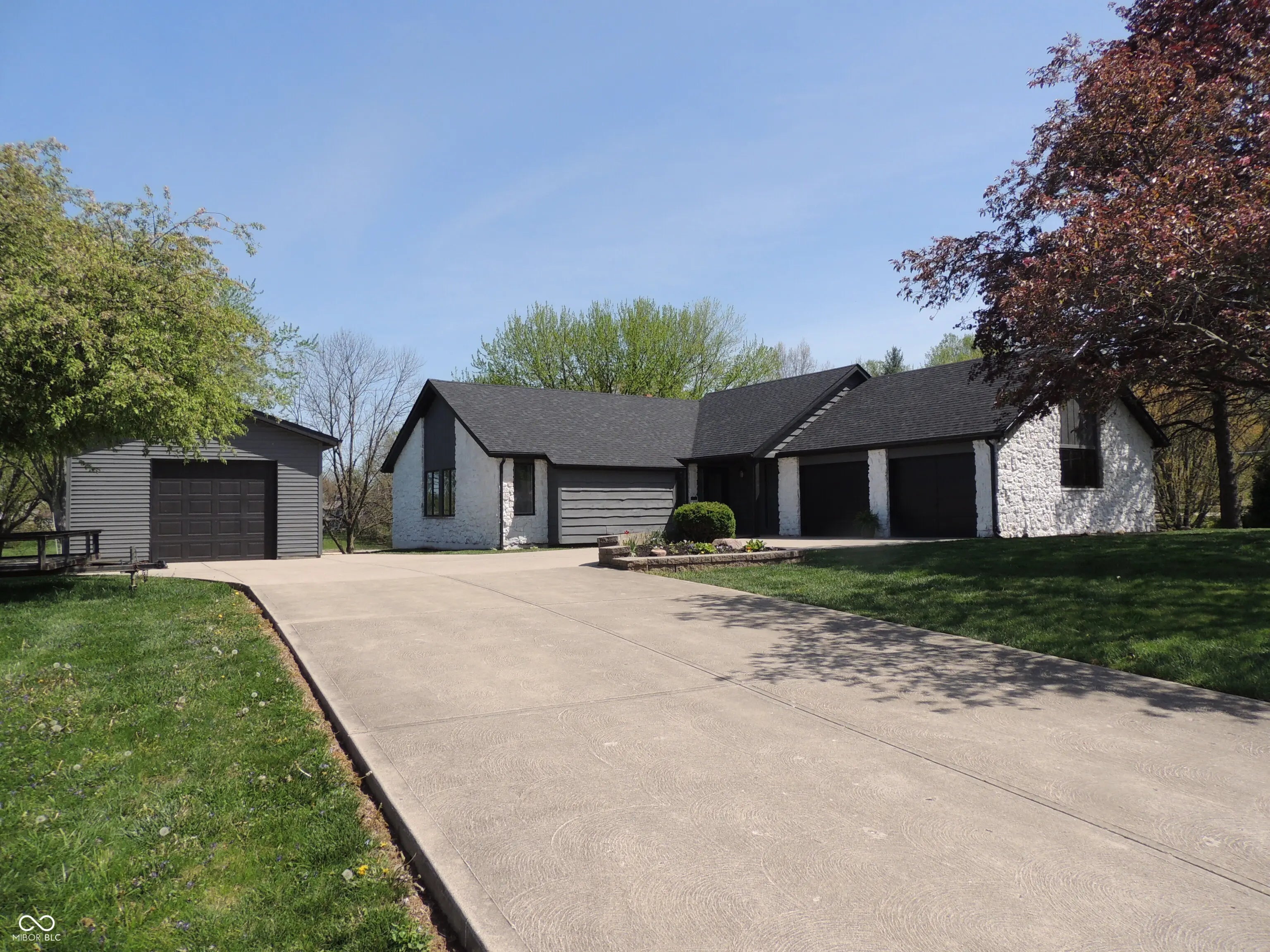 282 W Santee Drive, Greensburg