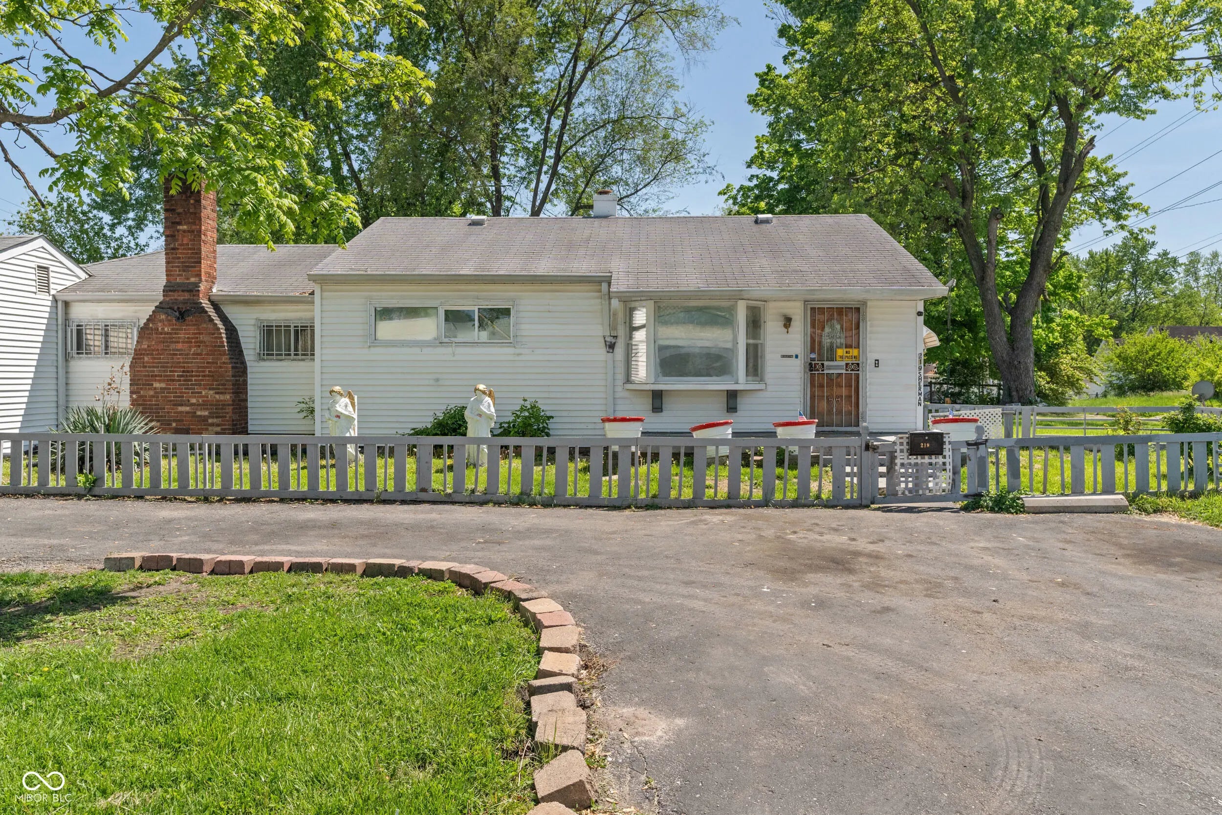 Photo of 219 S Sherman Drive Indianapolis, IN 46201