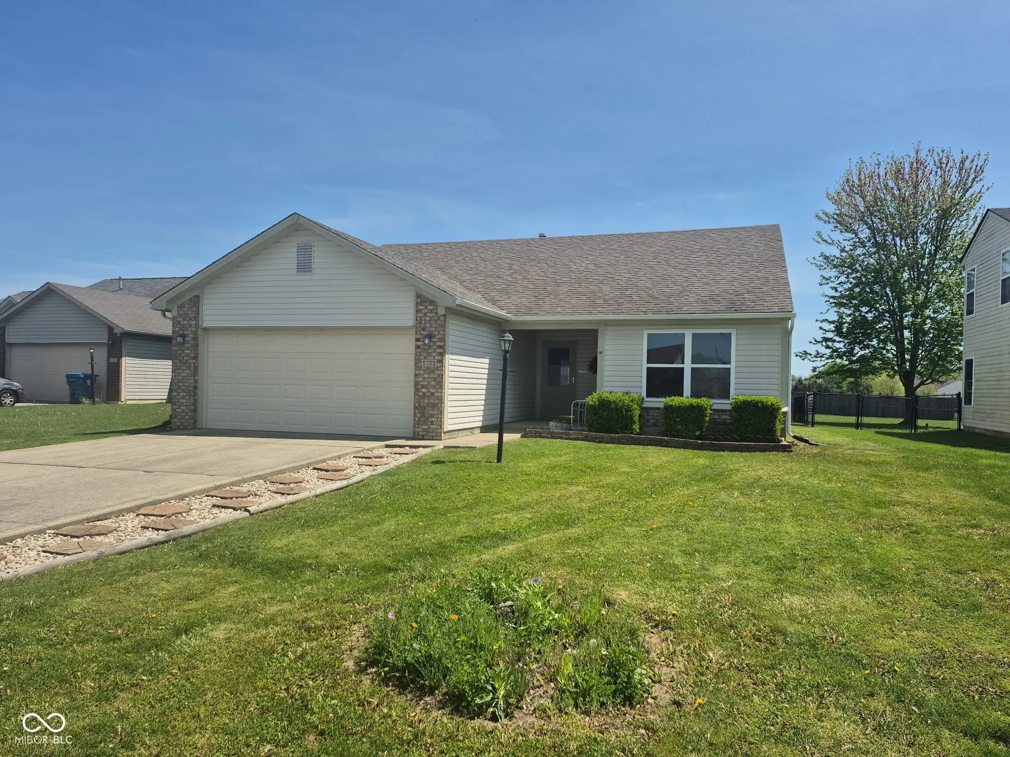 5703 Wood Hollow Drive, Indianapolis