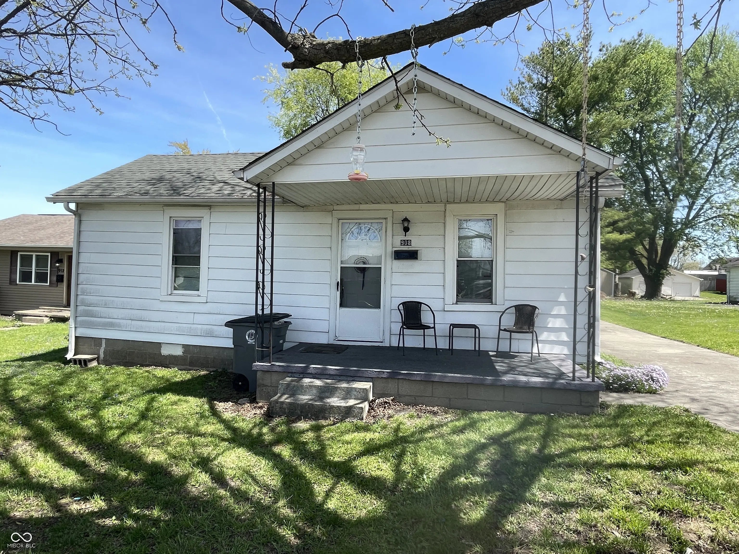 908 N Broadway Street, Seymour