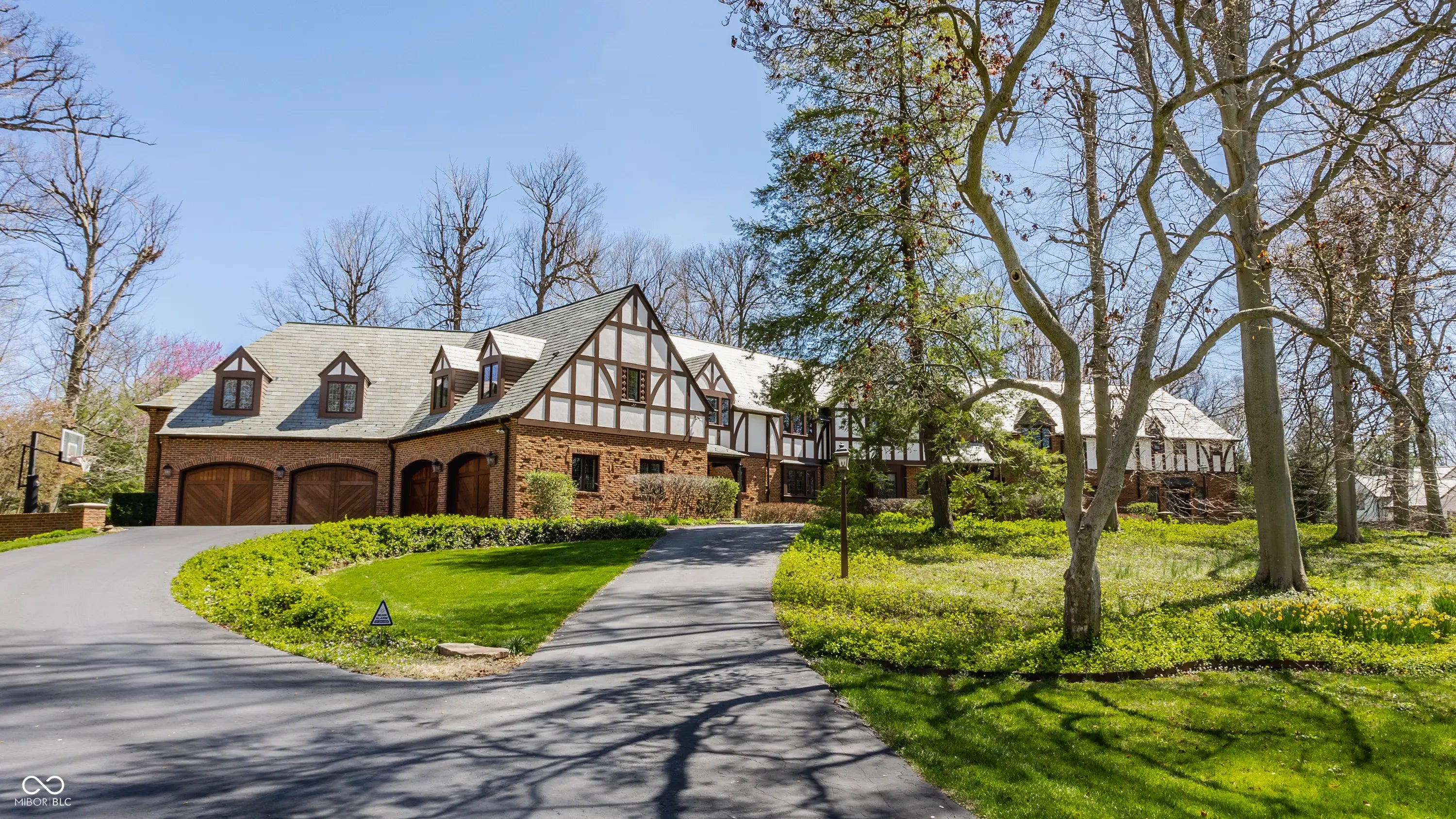 Photo of 8103 N Pennsylvania Street Indianapolis, IN 46240