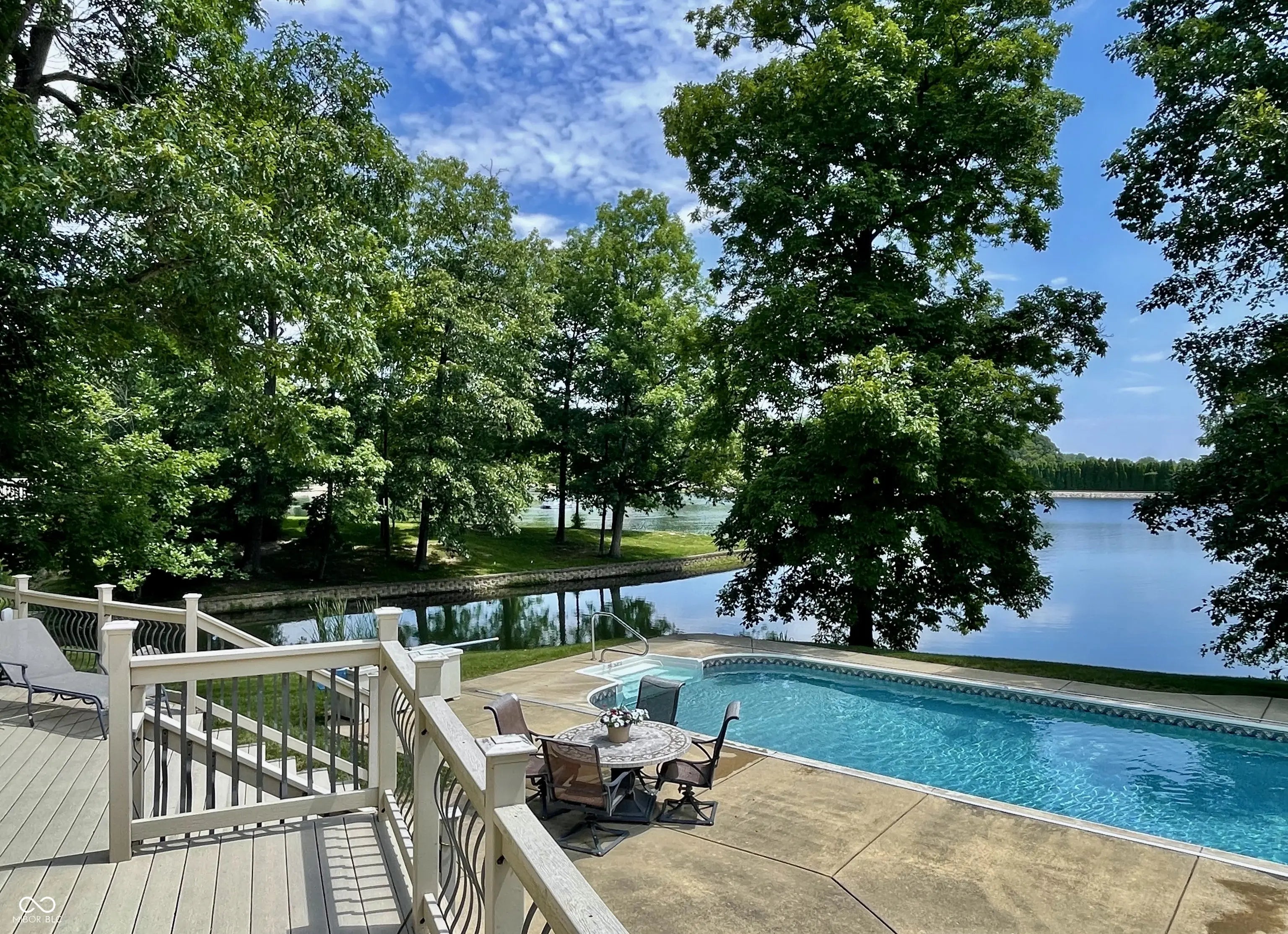 2001 E Ely Court, Martinsville
