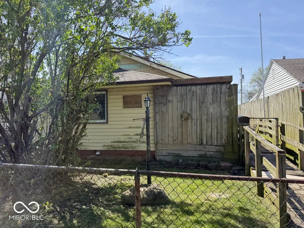 Photo of 907 W 14th Street Muncie, IN 47302