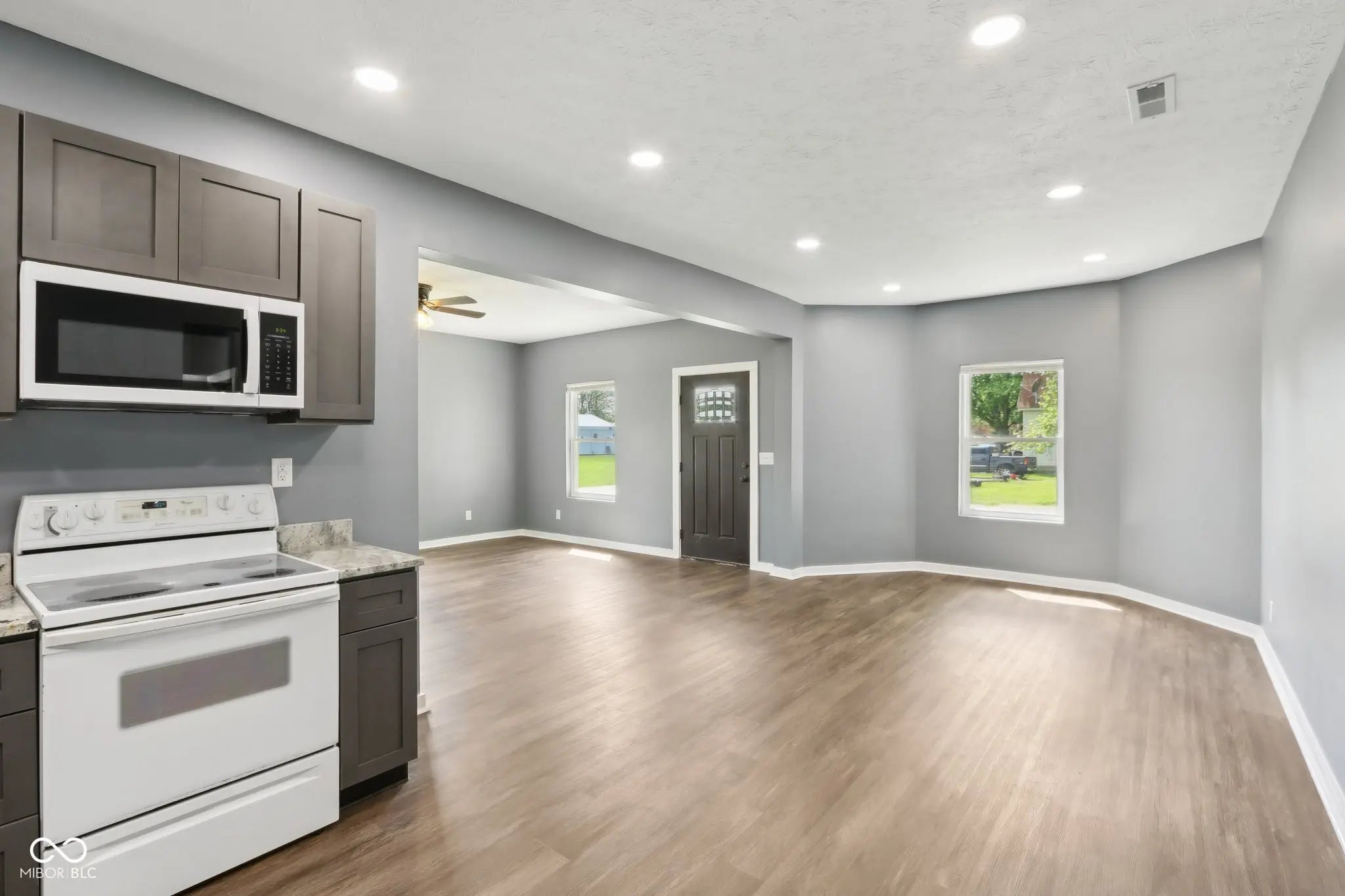 3098 Central MLS 22035541 No Subdivision photo 4