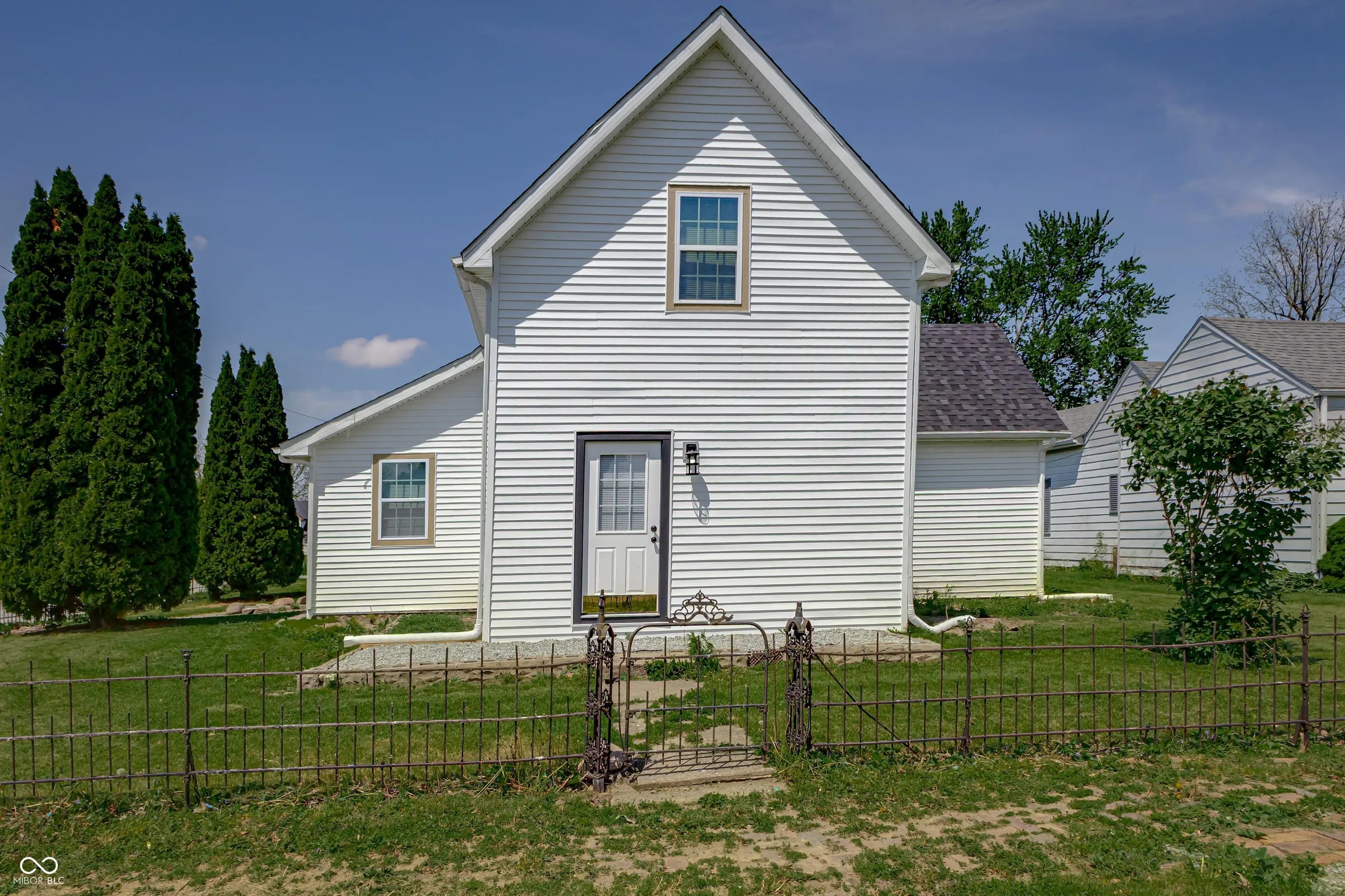 Photo of 2402 N B Street Elwood, IN 46036