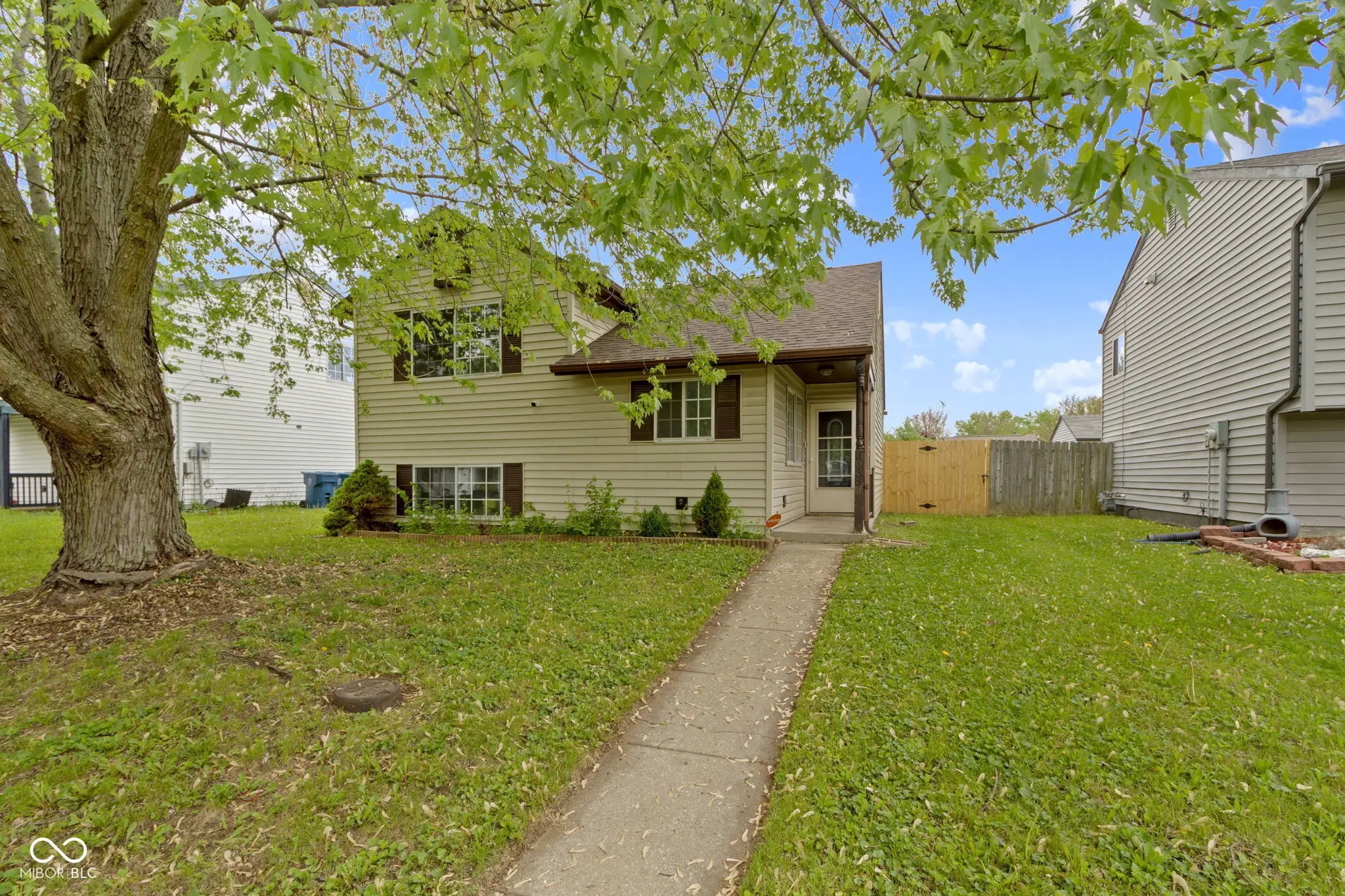 6638 Sunbury Drive, Indianapolis