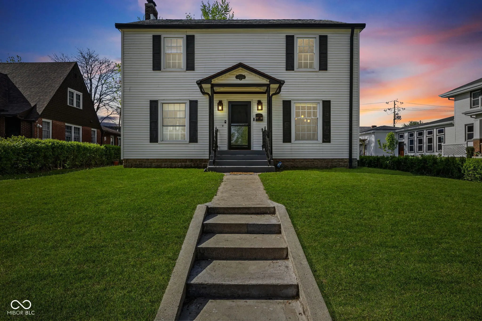 17 W Washington Street, Mooresville