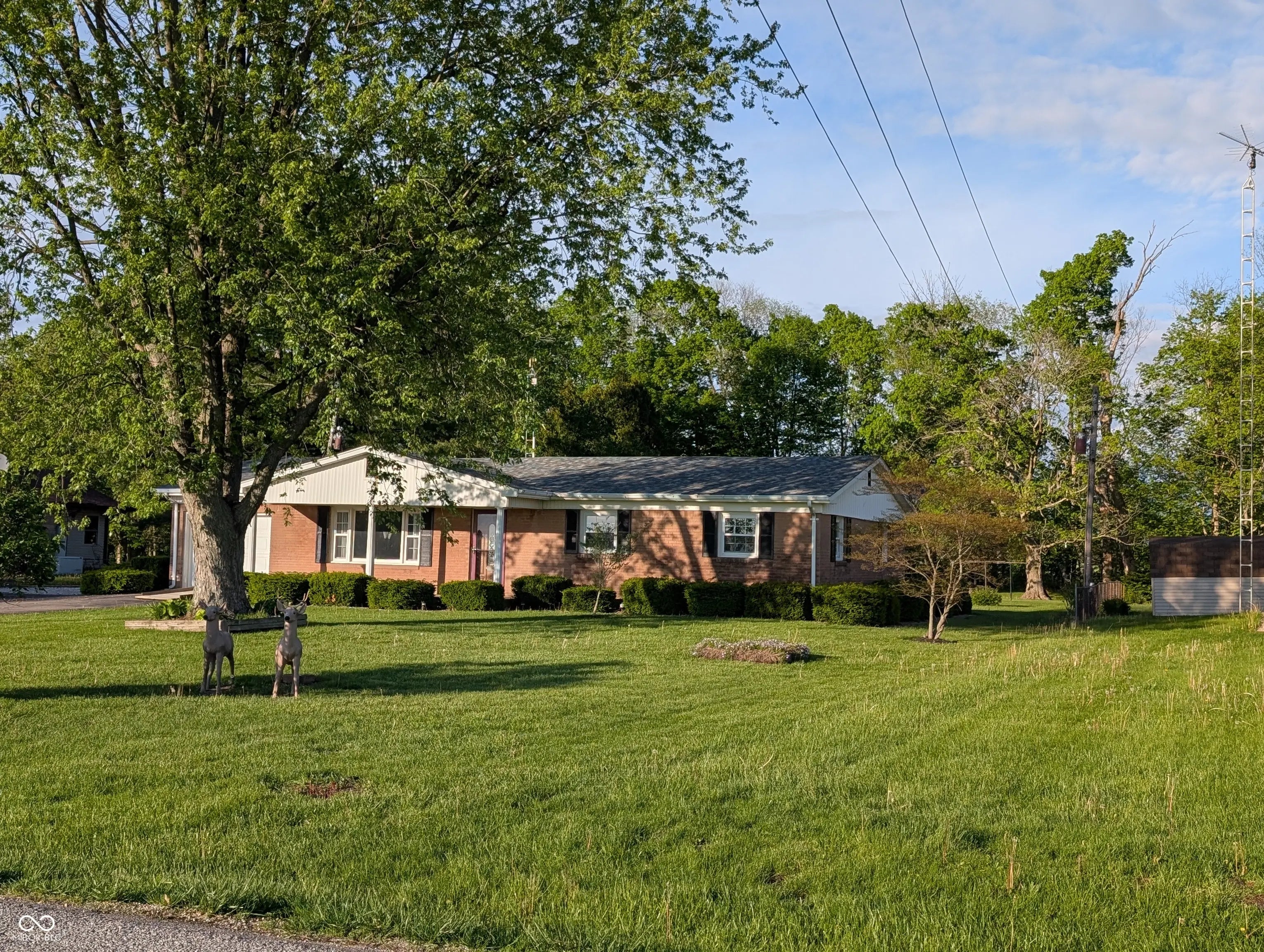 1294 E Orange Pike, Rushville