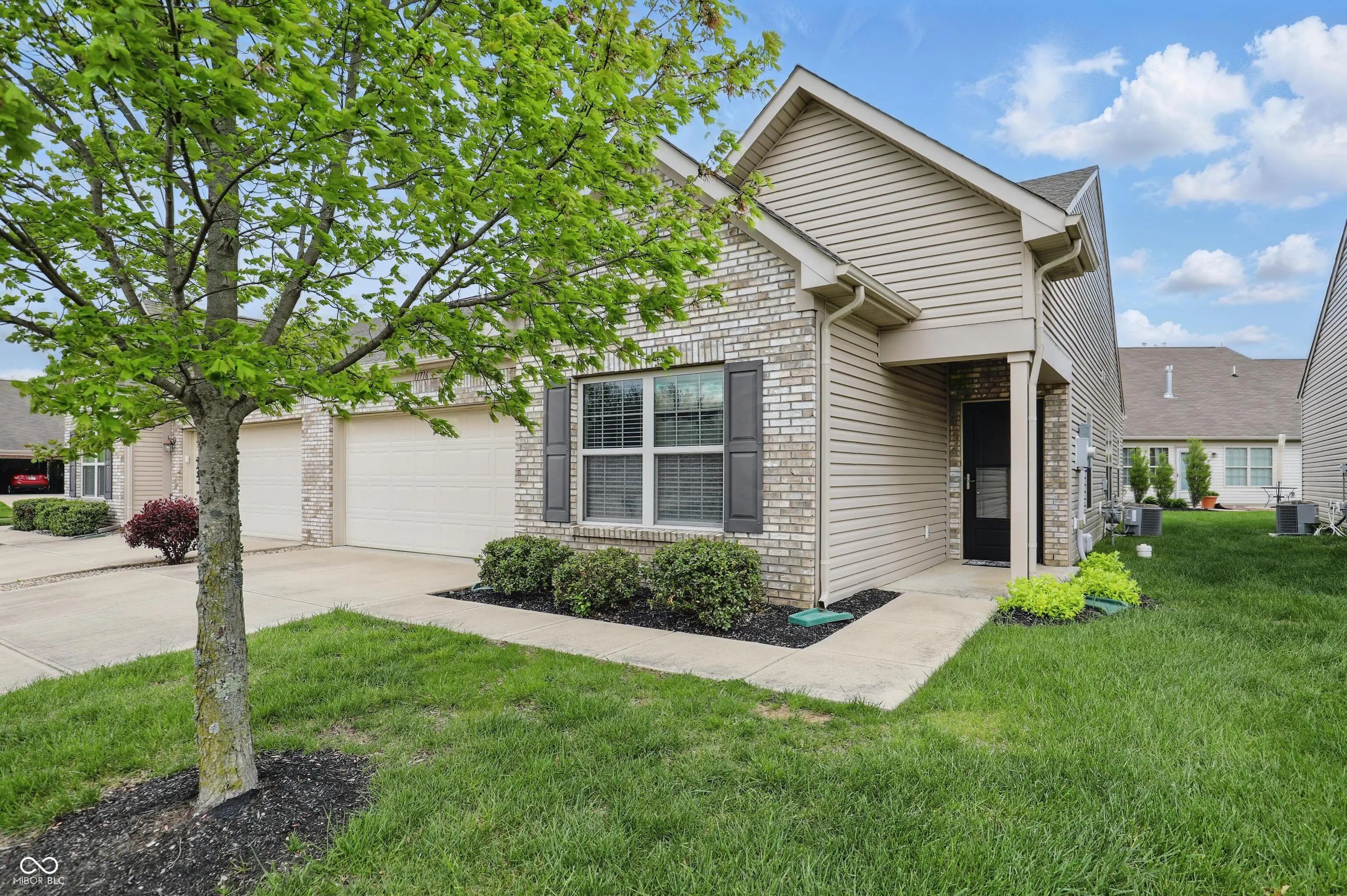 11716 Whisper Cove Drive, Fishers