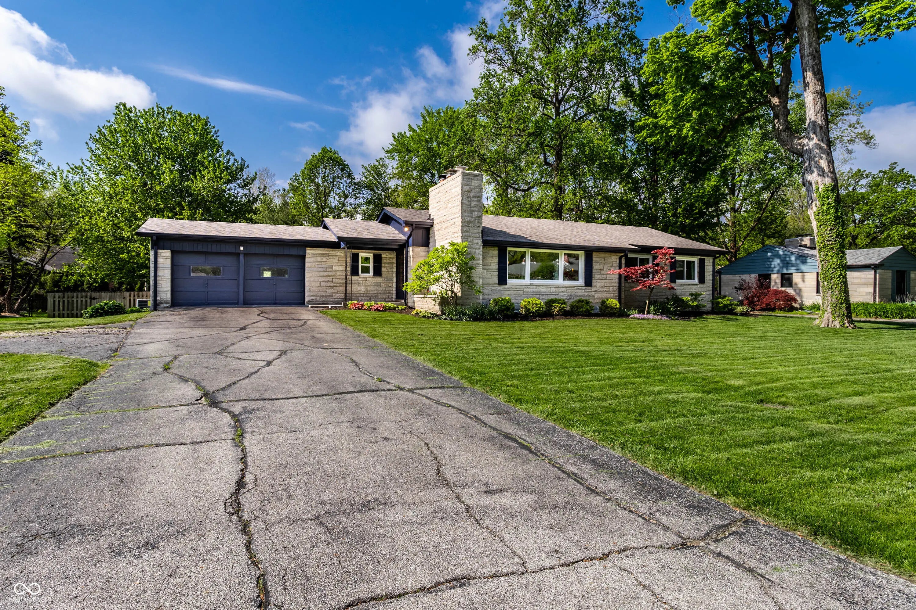 845 W 77th St S Drive, Indianapolis