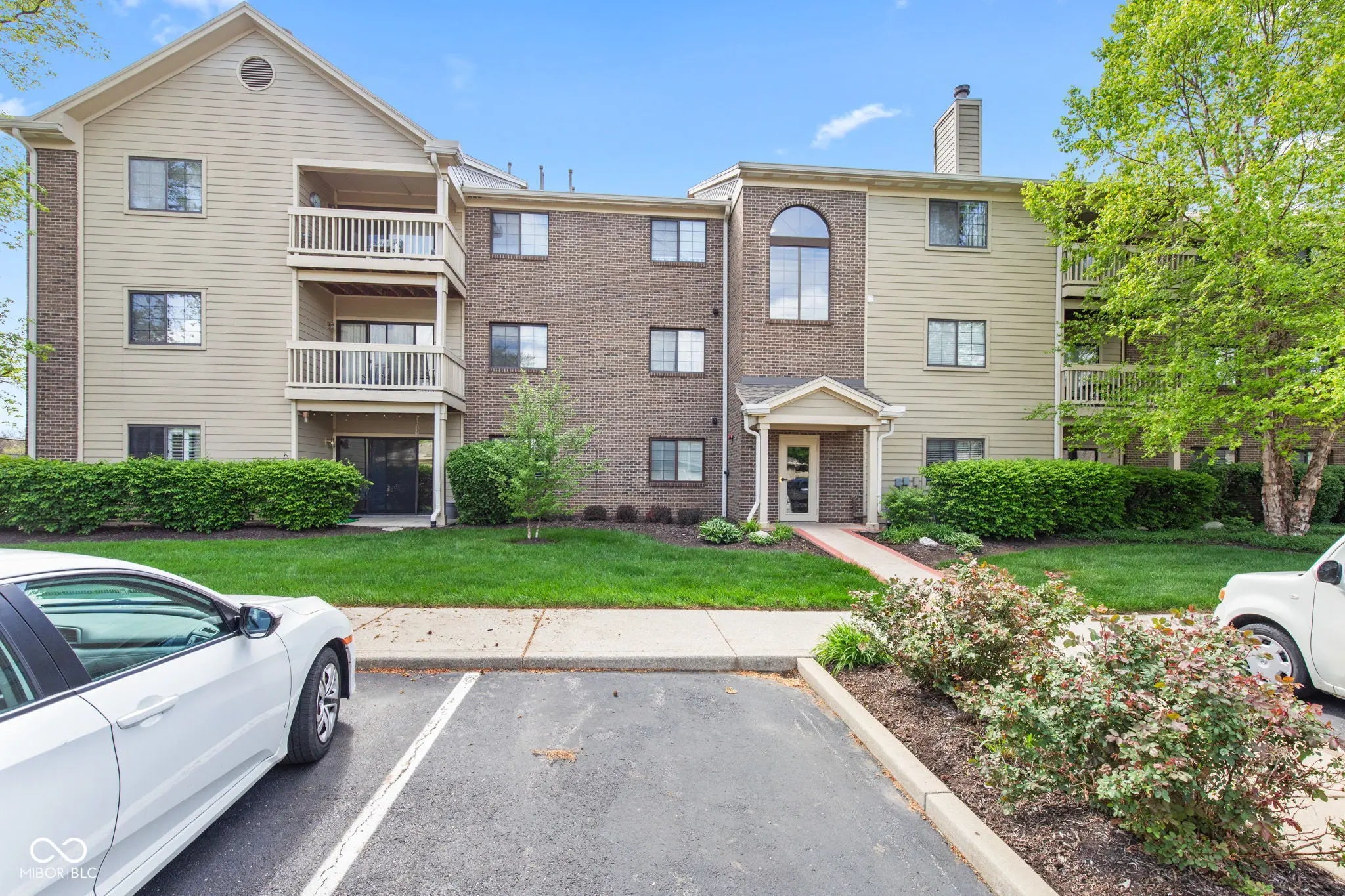 8720 Yardley Court 100, Indianapolis