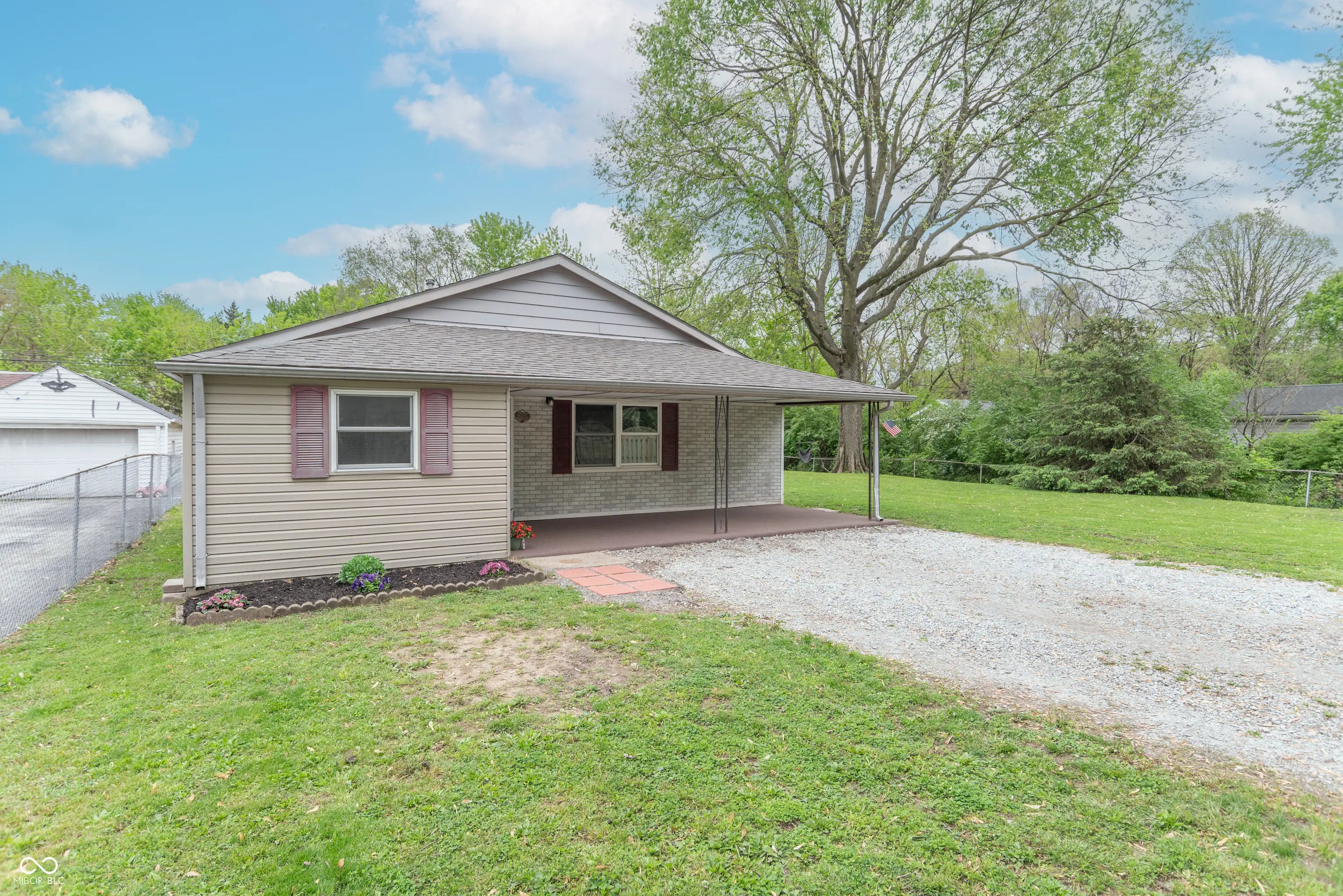 2539 S Lyons Avenue, Indianapolis