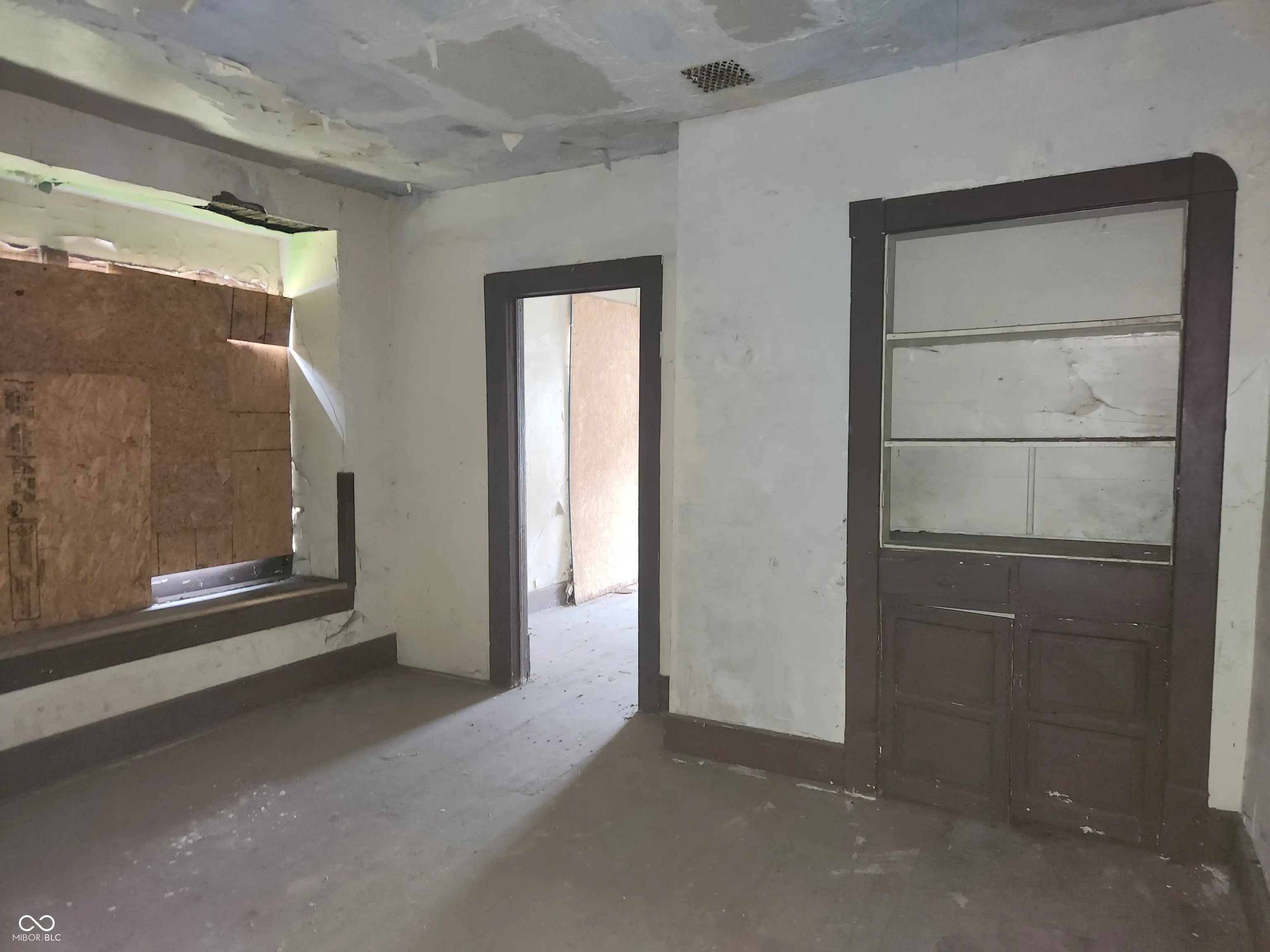 2866-2868 Highland Place MLS 22036469 Crown Hill photo 2