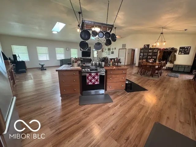 11815 E Pocahontas Drive MLS 22036580 Indian Rocks photo 3