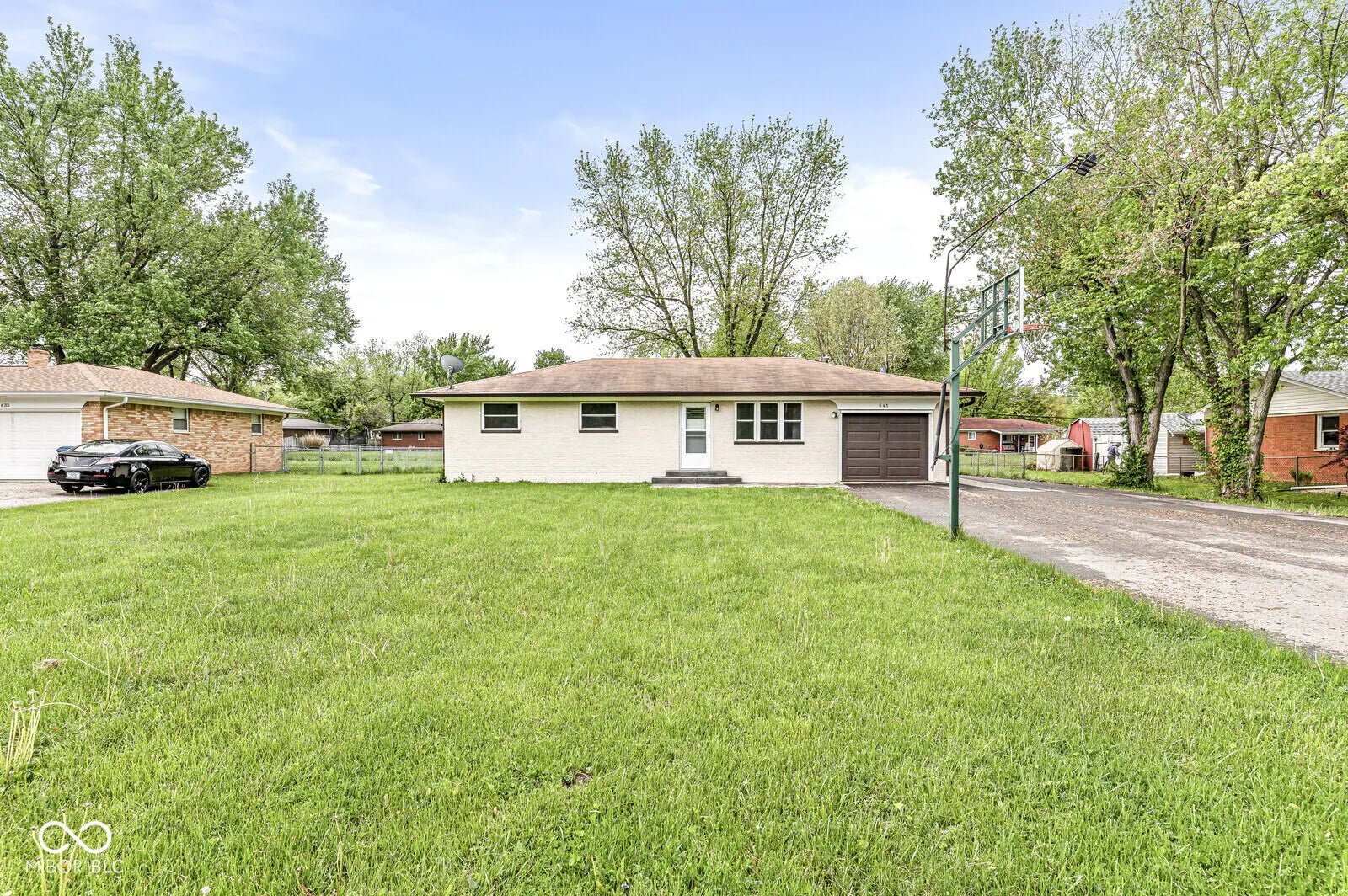 645 W Stop 11 Road, Indianapolis