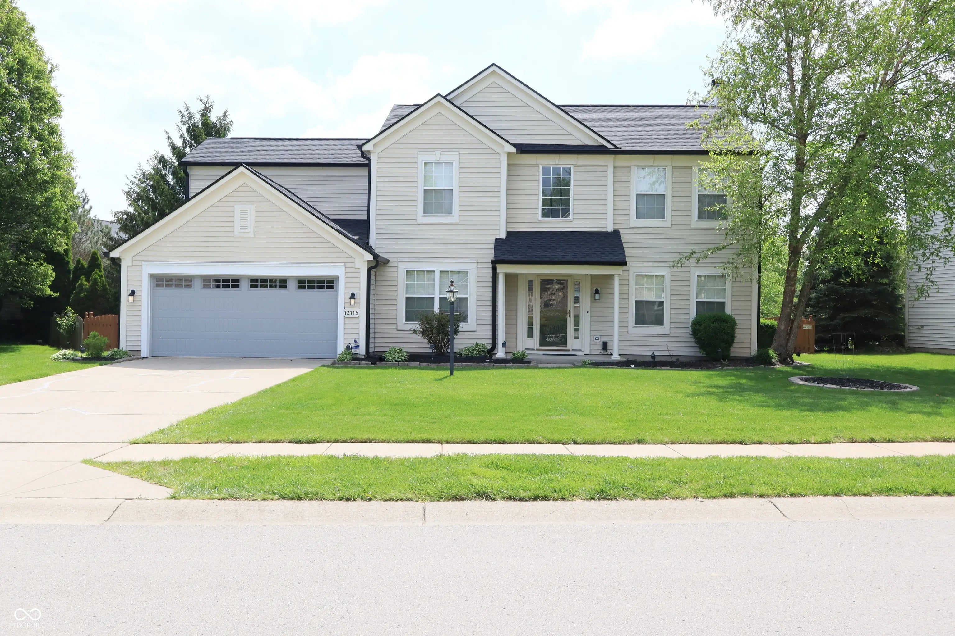 12115 Flagstone Drive, Fishers
