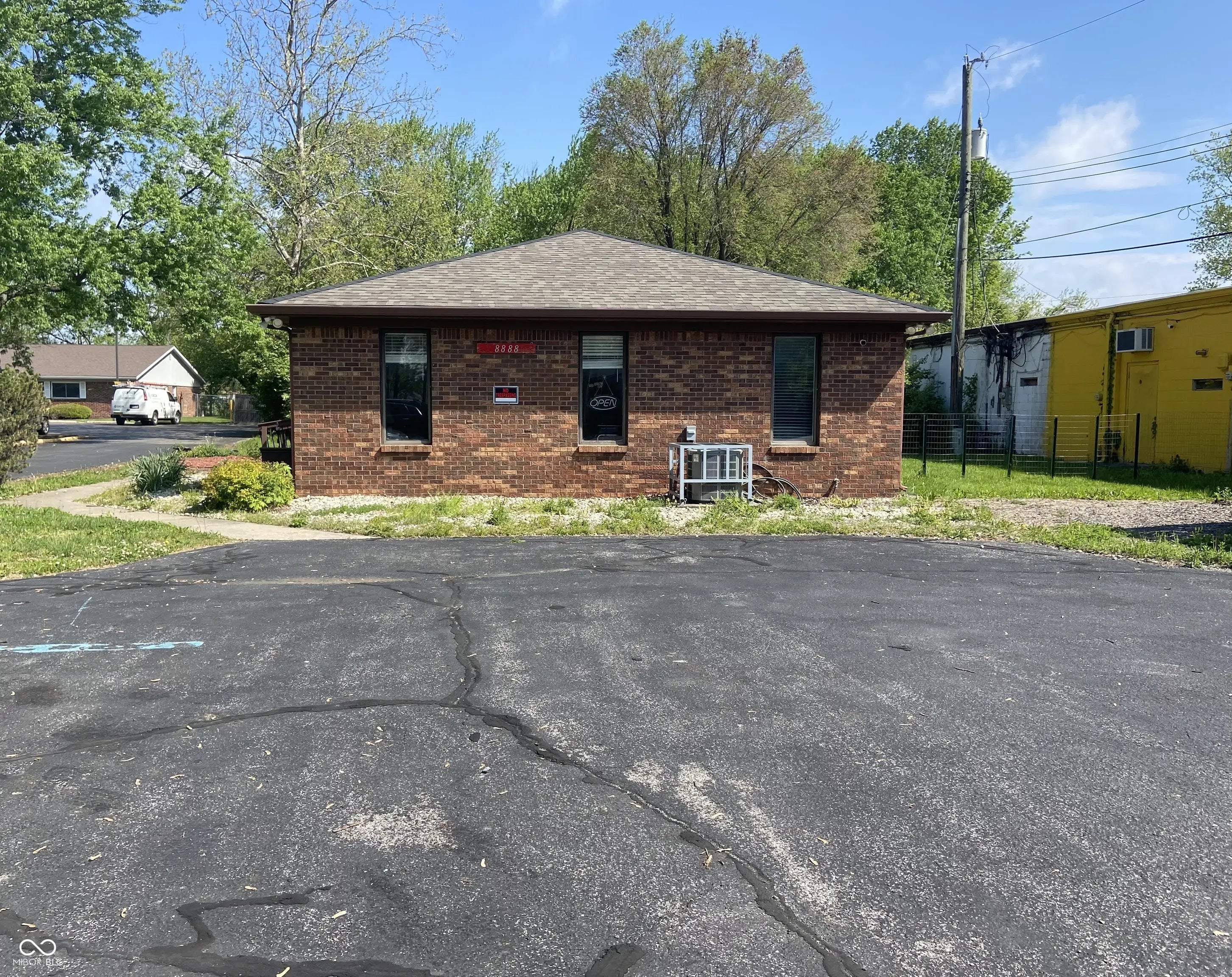 8888 E 10th Street, Indianapolis