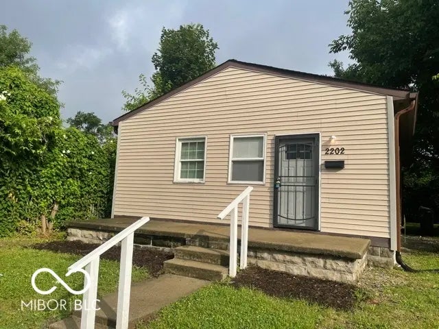 Photo of 2202 E Brookside Avenue Indianapolis, IN 46218