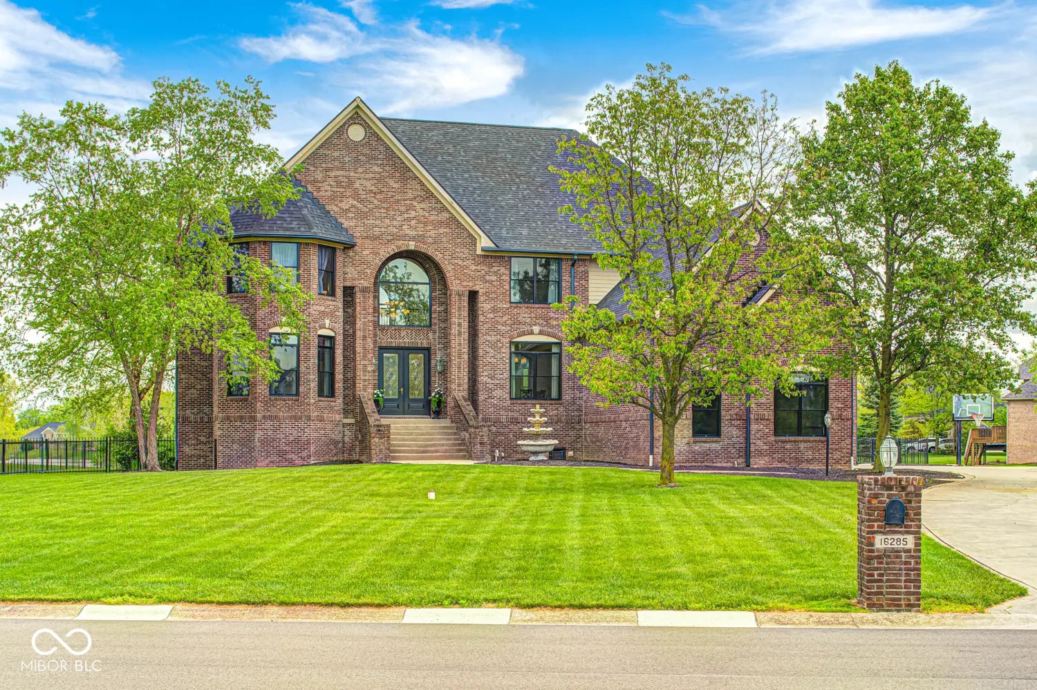 16285 Remington Drive, Fishers