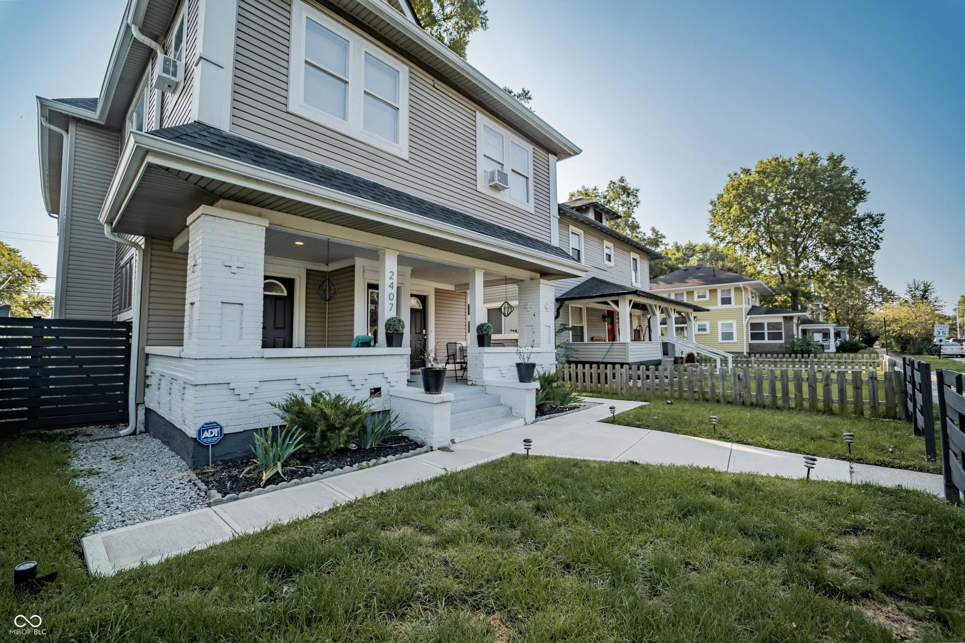 2407 N Capitol Avenue MLS 22037091 J W Becks Sub Rhodes photo 2