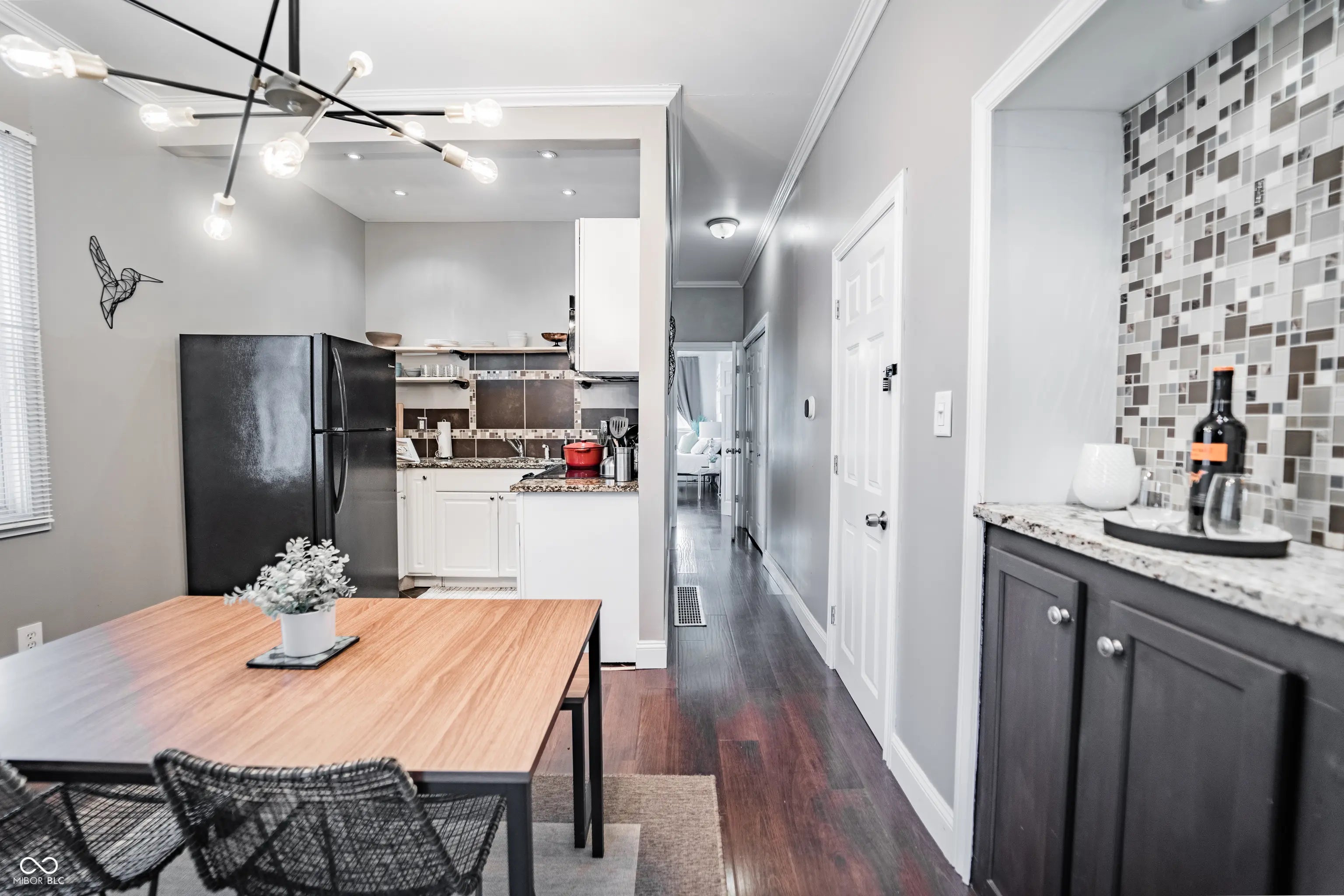 2407 N Capitol Avenue MLS 22037091 J W Becks Sub Rhodes photo 27