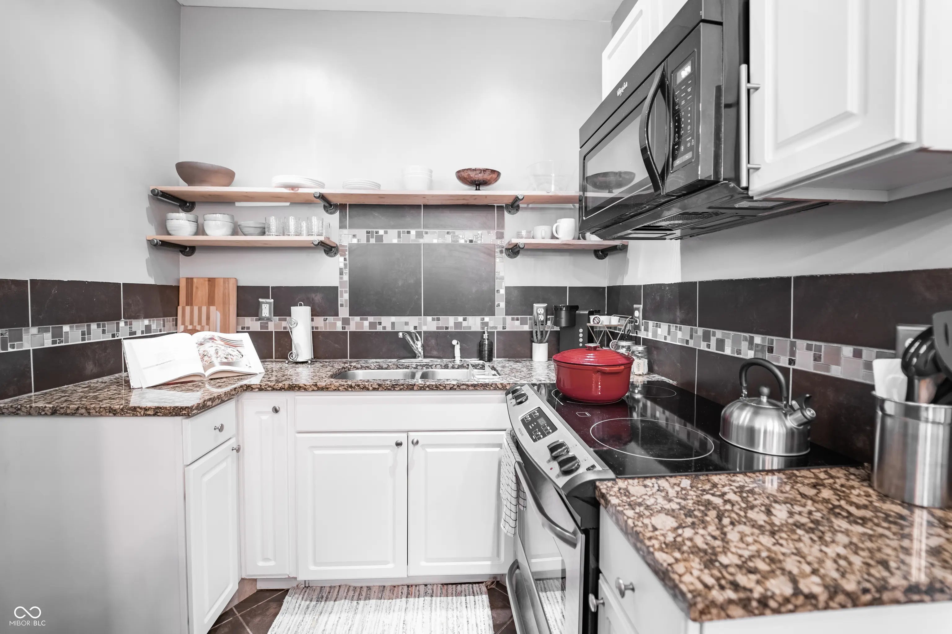 2407 N Capitol Avenue MLS 22037091 J W Becks Sub Rhodes photo 30