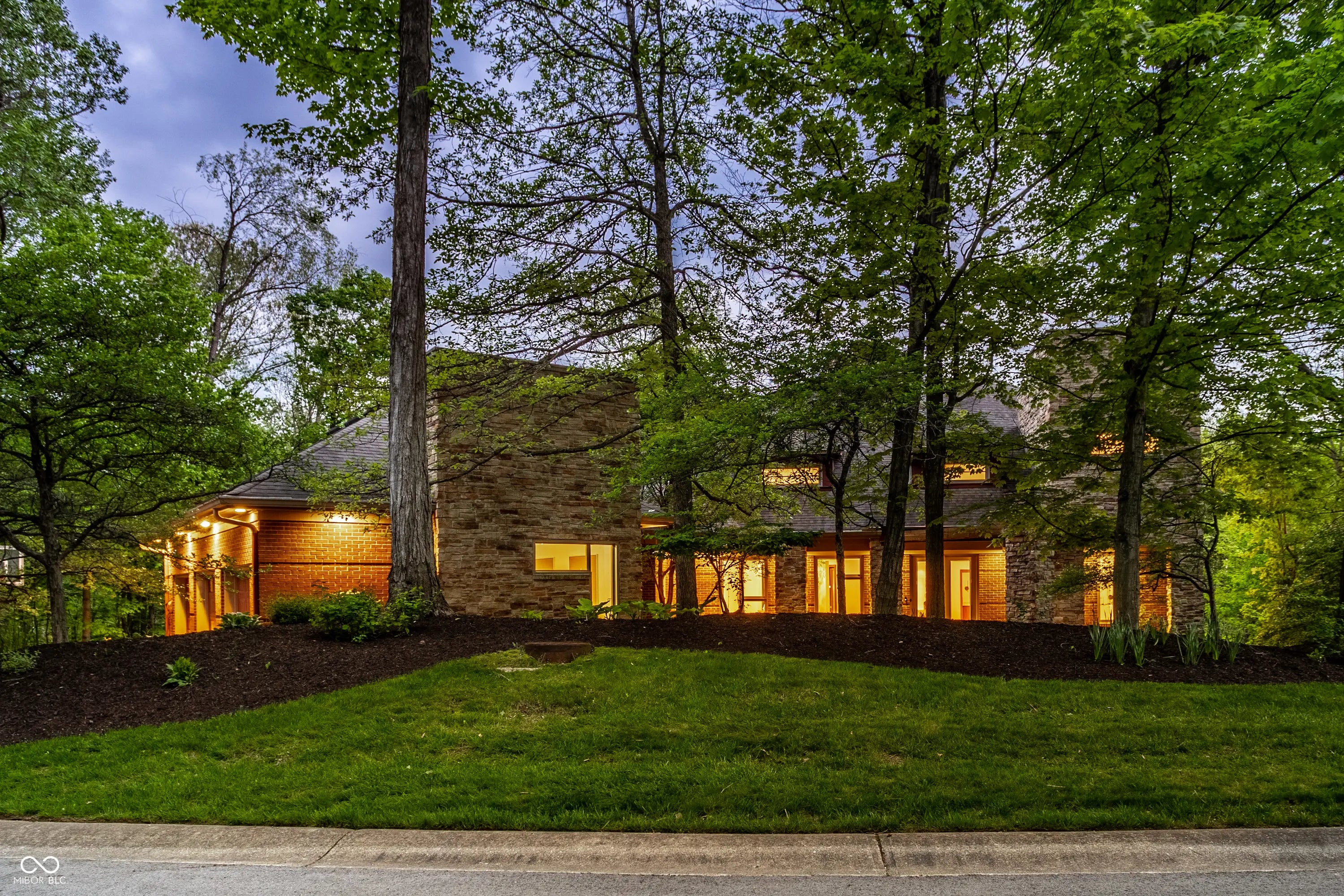Photo of 9387 Sullivan Place Zionsville, IN 46077