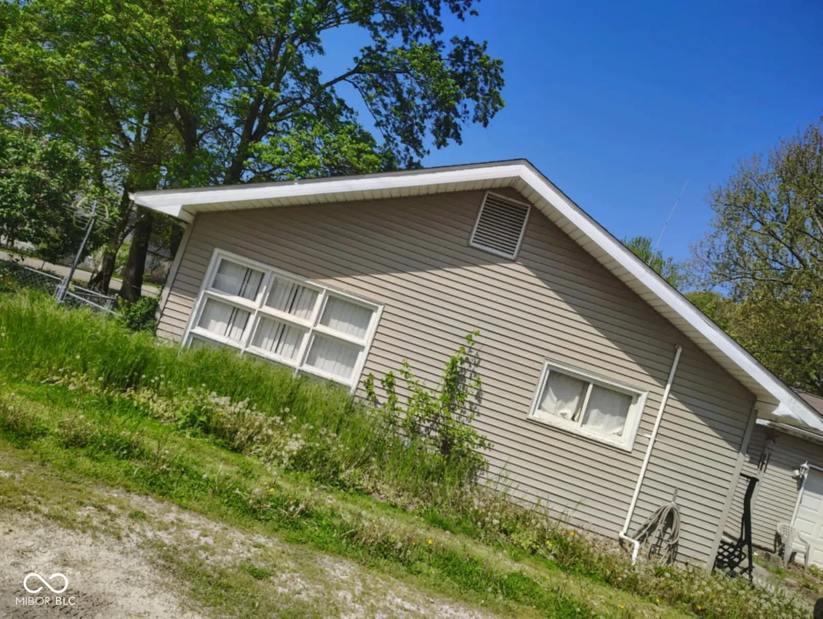 Photo of 31 W Trinity Avenue Clinton, IN 47842