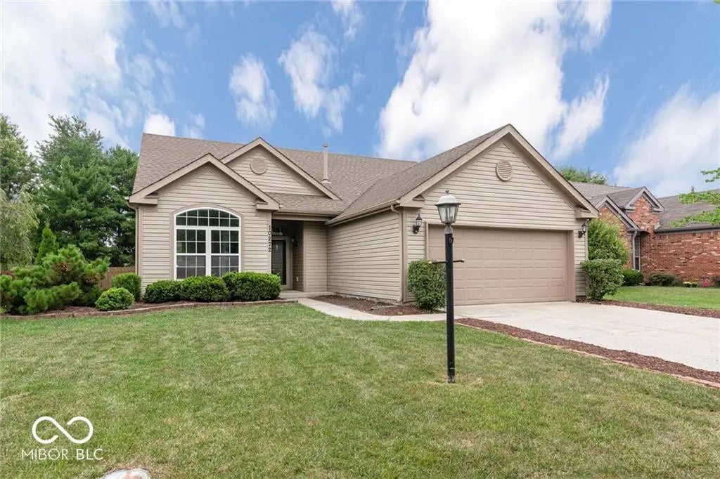 Photo of 10272 Lakeland Drive Fishers, IN 46037
