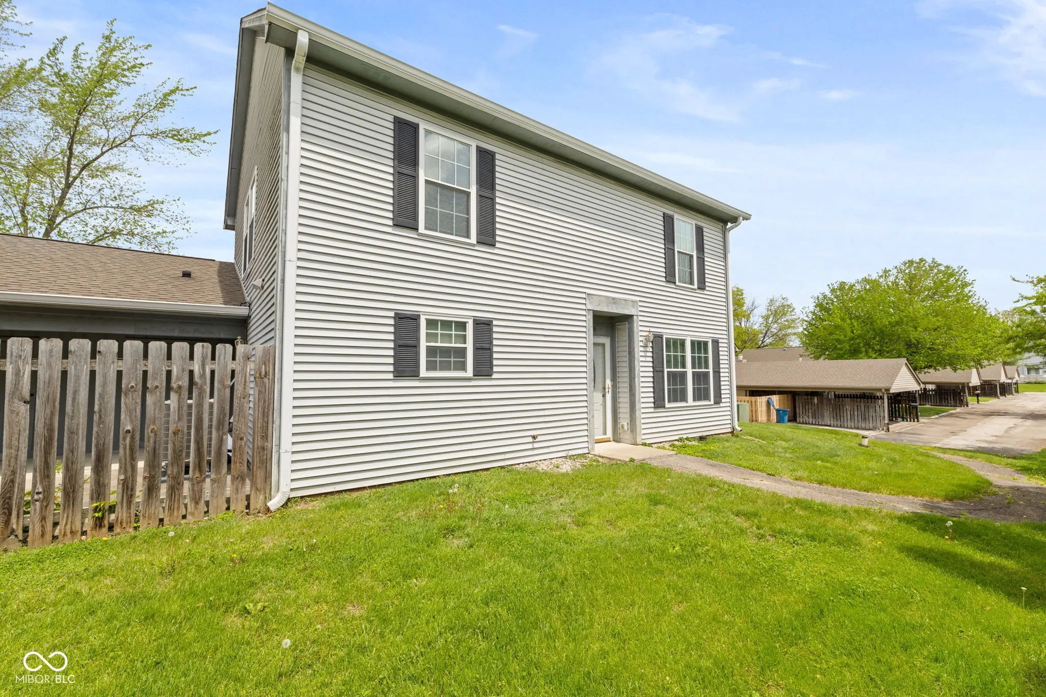 916 Ardsley Drive, Indianapolis