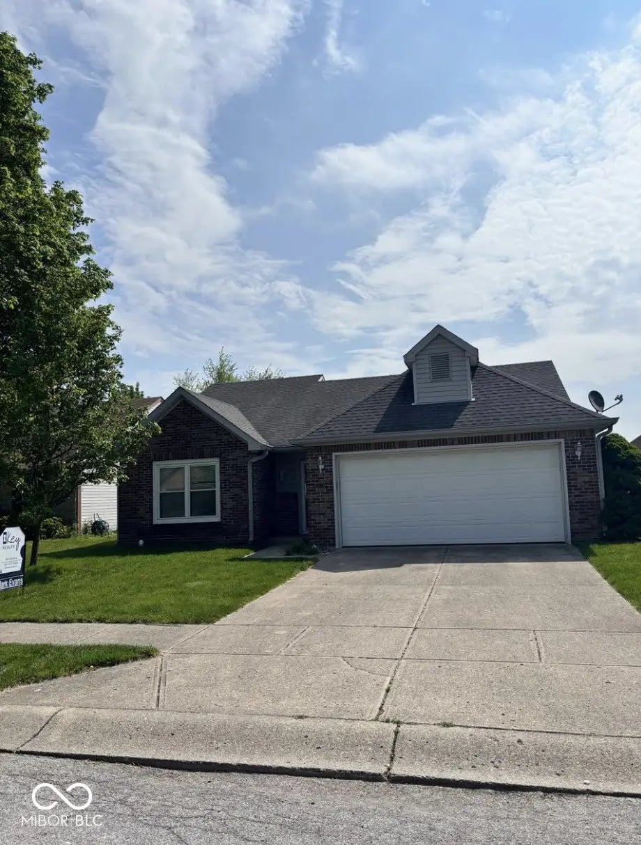 Photo of 1639 Park Castle Way Indianapolis, IN 46229