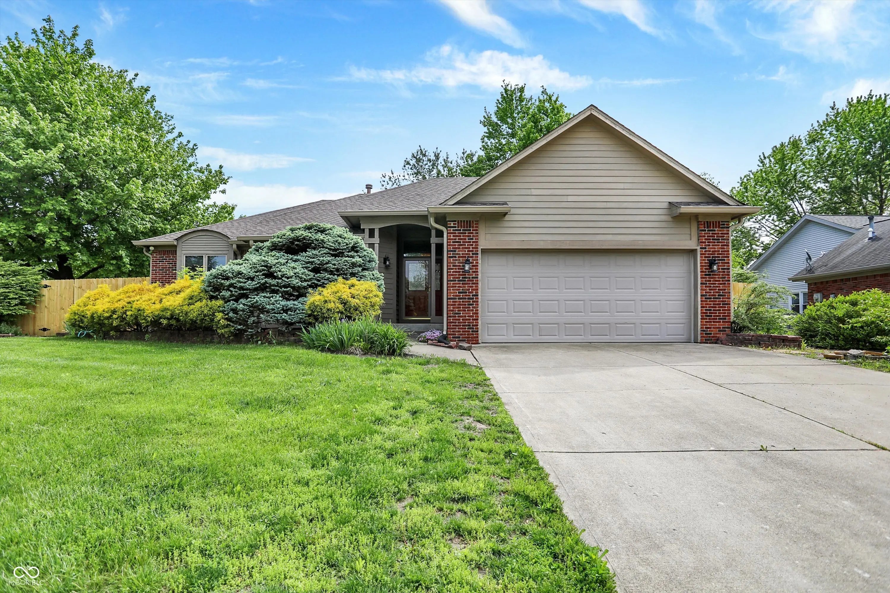 Photo of 497 Pebble Way Greenwood, IN 46142