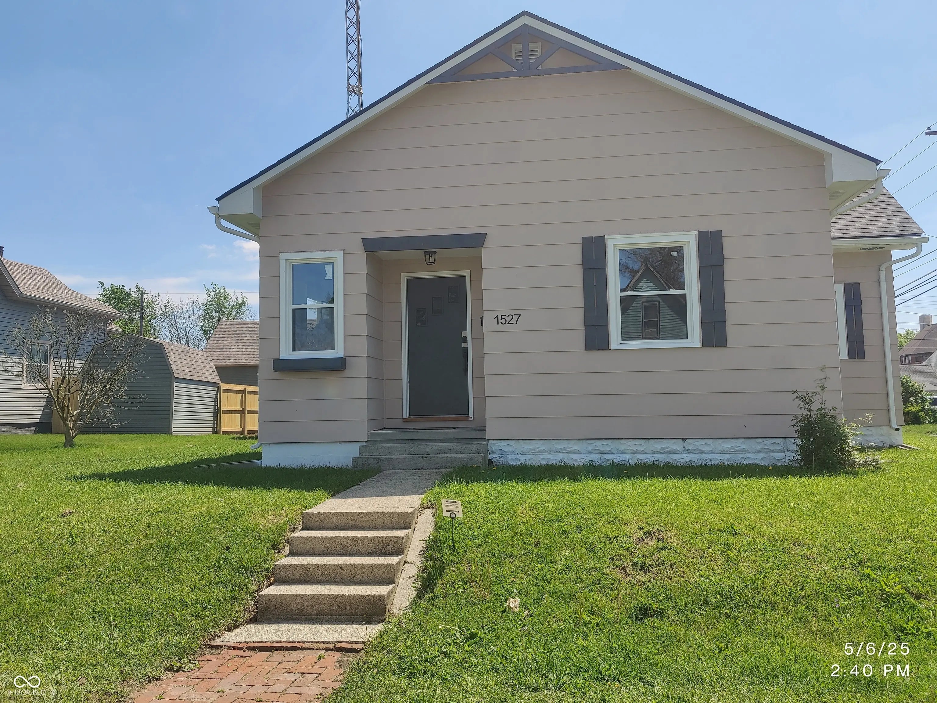 1527 N C Street N, Elwood
