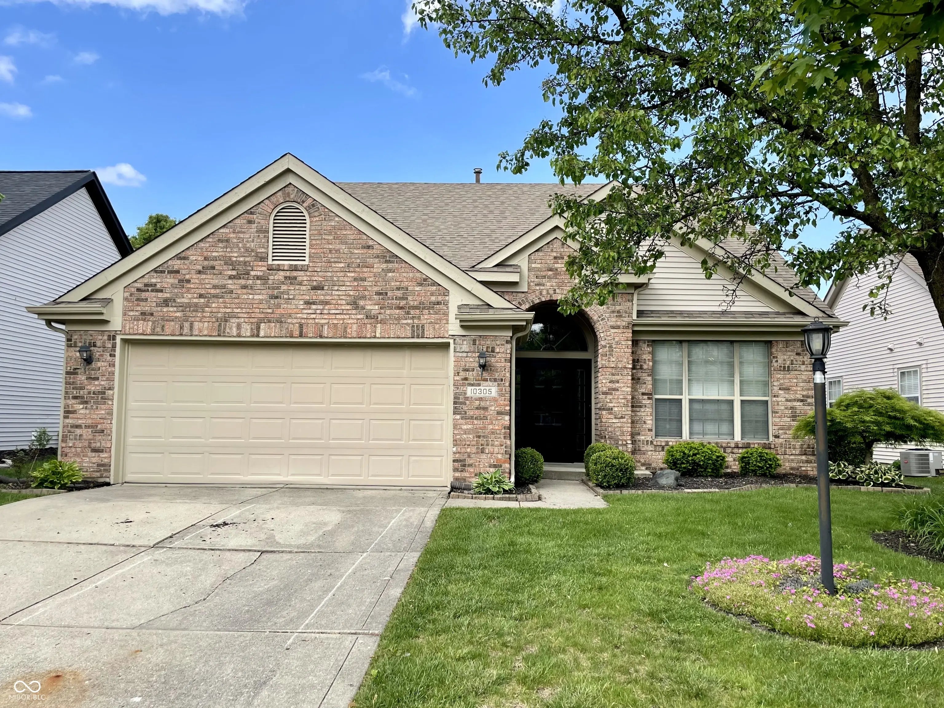 Photo of 10305 Lakeland Drive Fishers, IN 46037