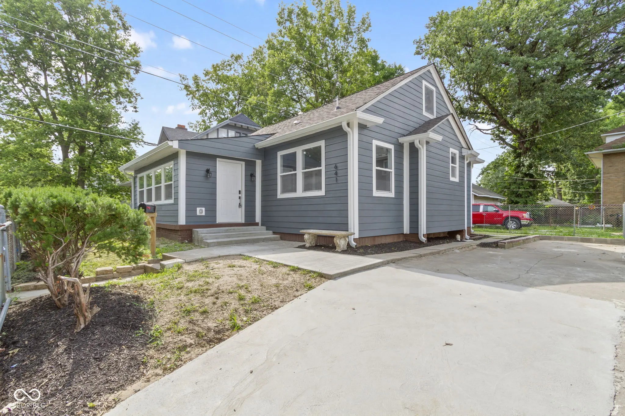 Photo of 641 E 33rd Street Indianapolis, IN 46205