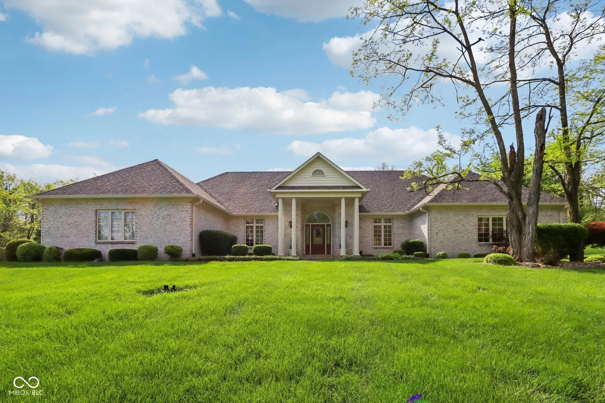 Photo of 965 W Main Street Greenwood, IN 46142
