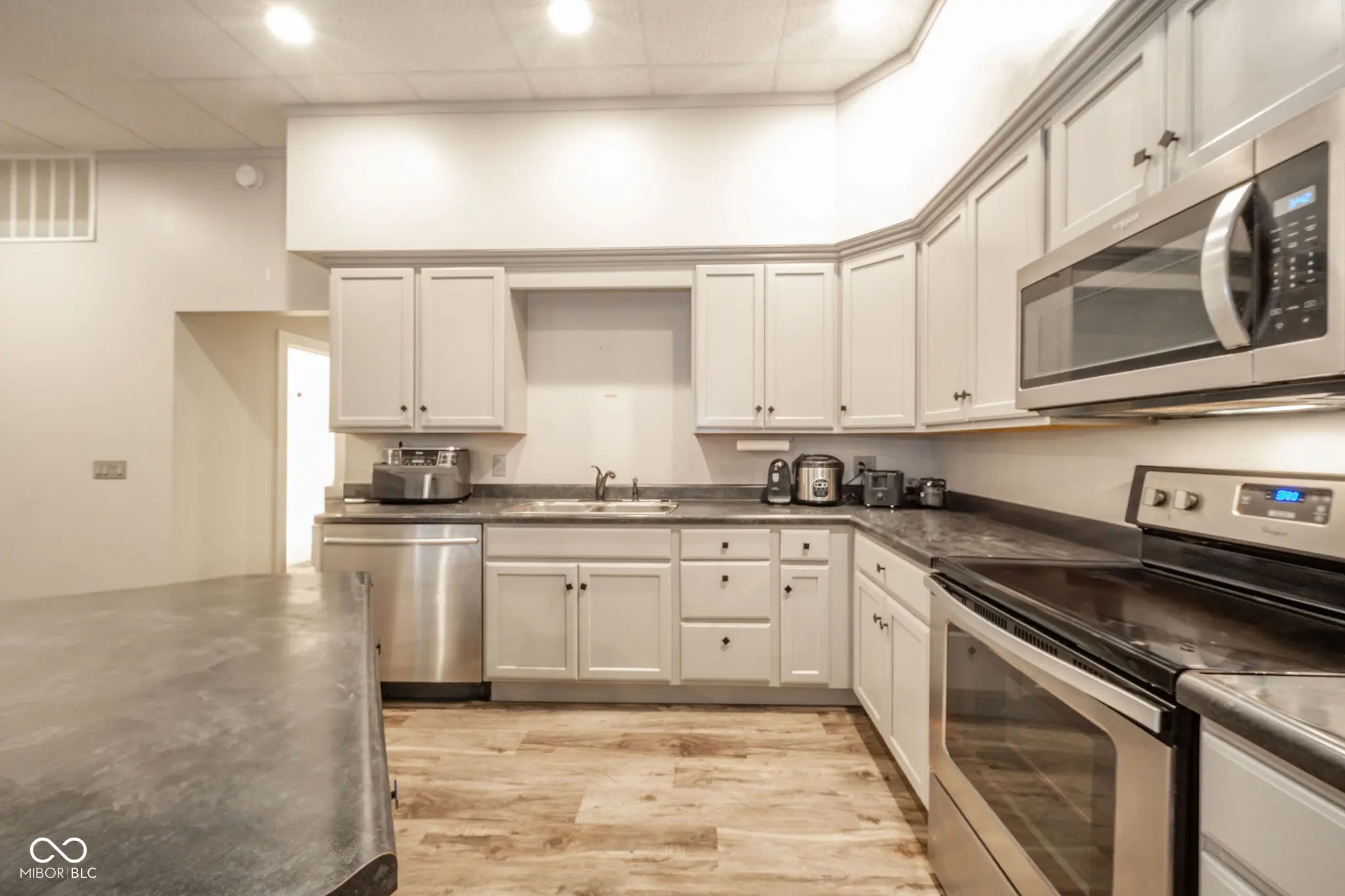 28 N Washington Street MLS 22037808 Empty photo 20