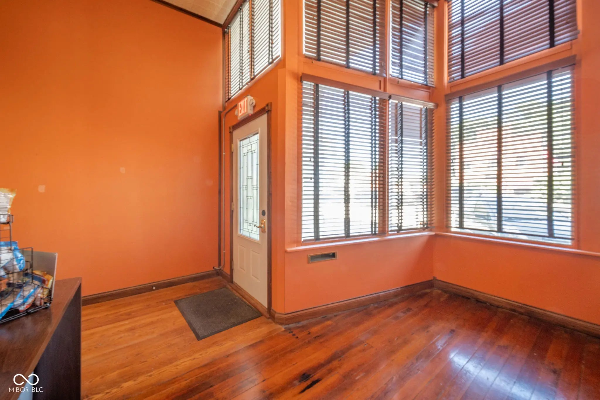 28 N Washington Street MLS 22037808 Empty photo 3