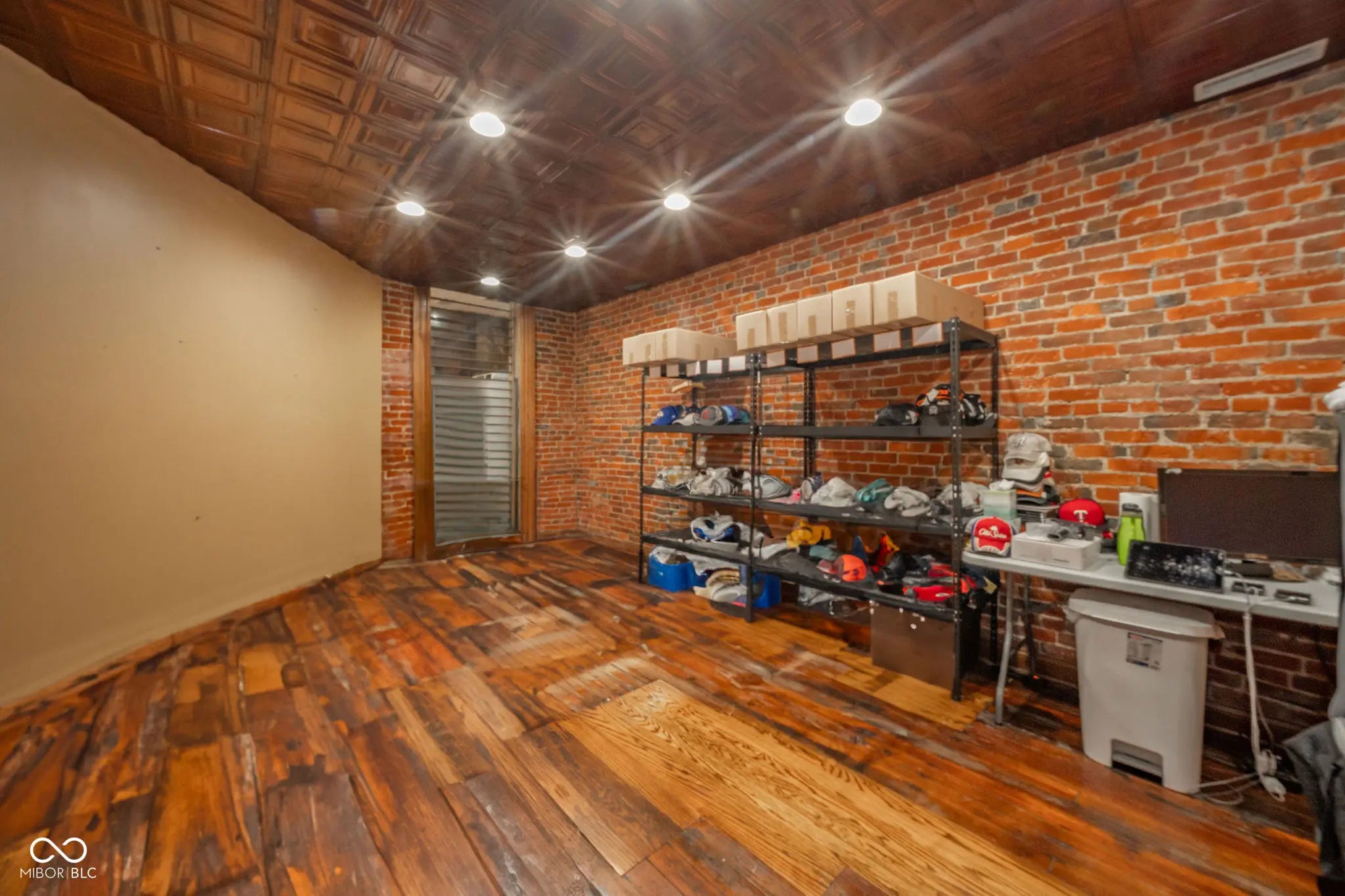 28 N Washington Street MLS 22037808 Empty photo 5