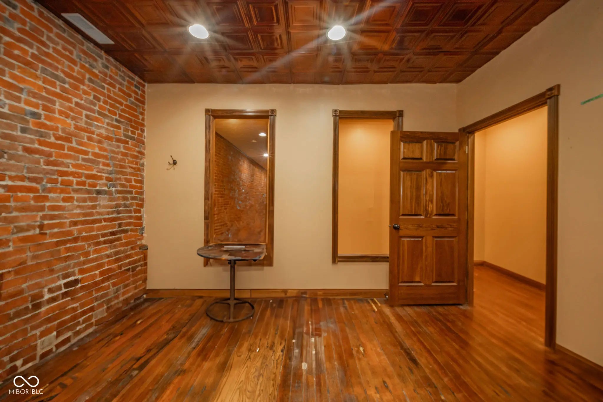 28 N Washington Street MLS 22037808 Empty photo 6