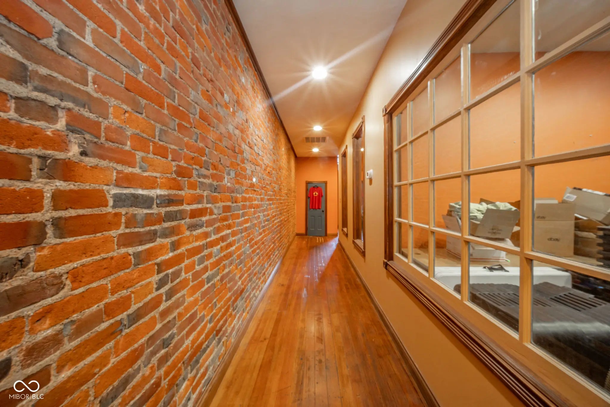 28 N Washington Street MLS 22037808 Empty photo 7