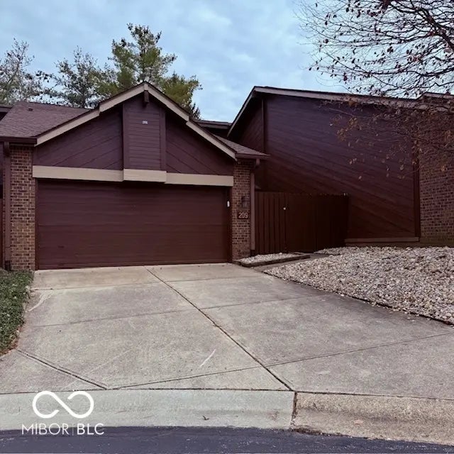 Photo of 209 Brighton Court Greenwood, IN 46143